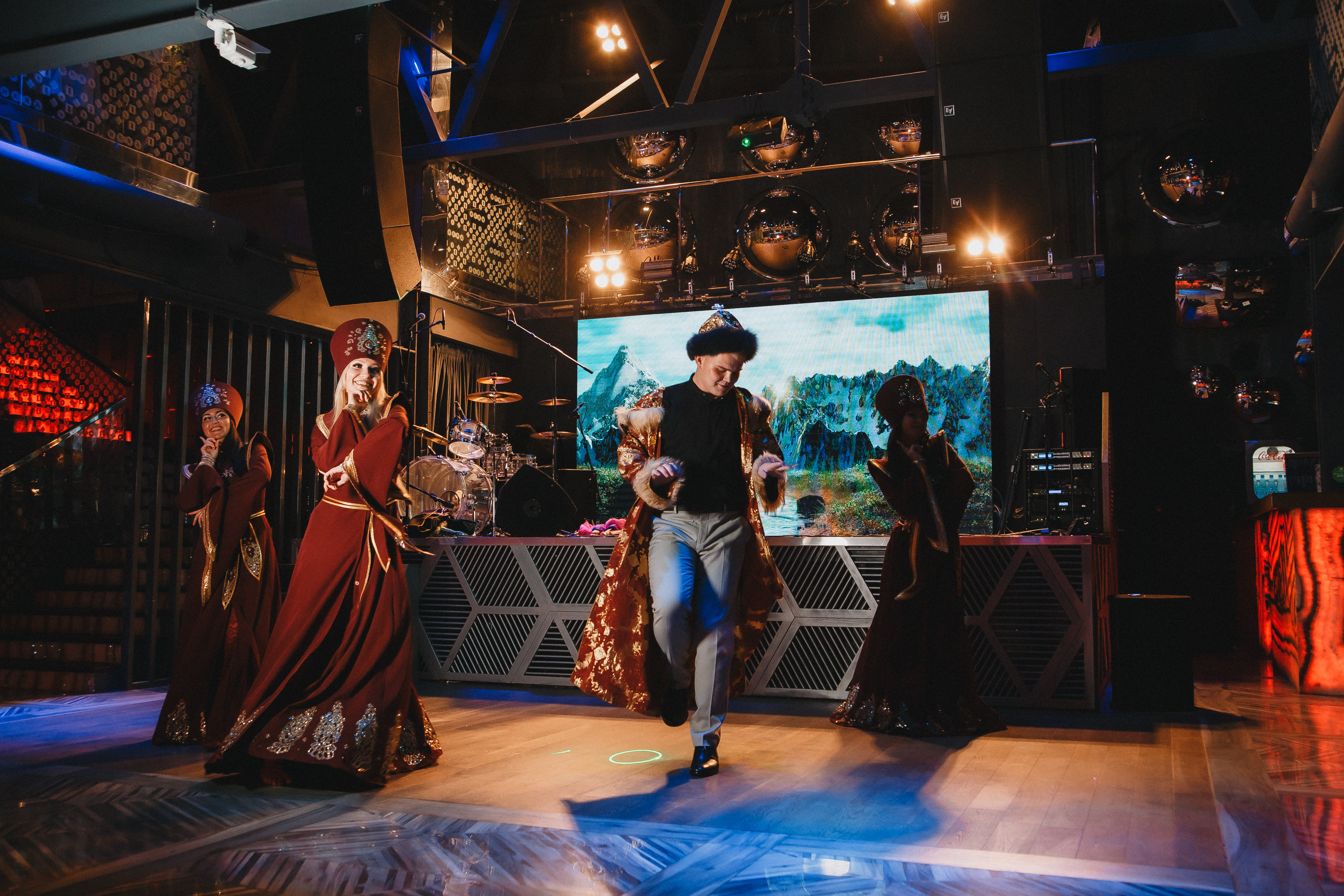 Выпускной|Гимназия 26. Фотограф Егор Сухов