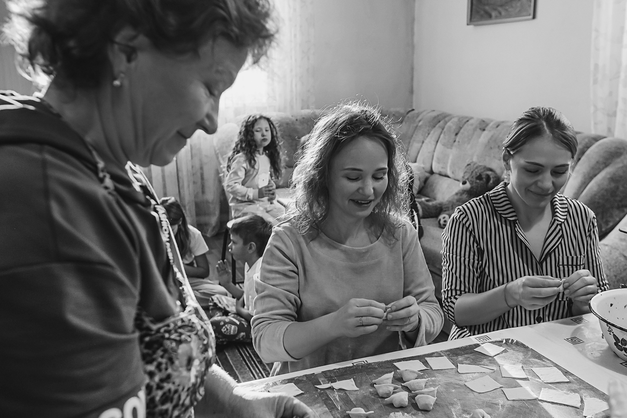 Большая семья репортаж. Семейный фотограф Тюмень, фотограф на роды Салмина Мария