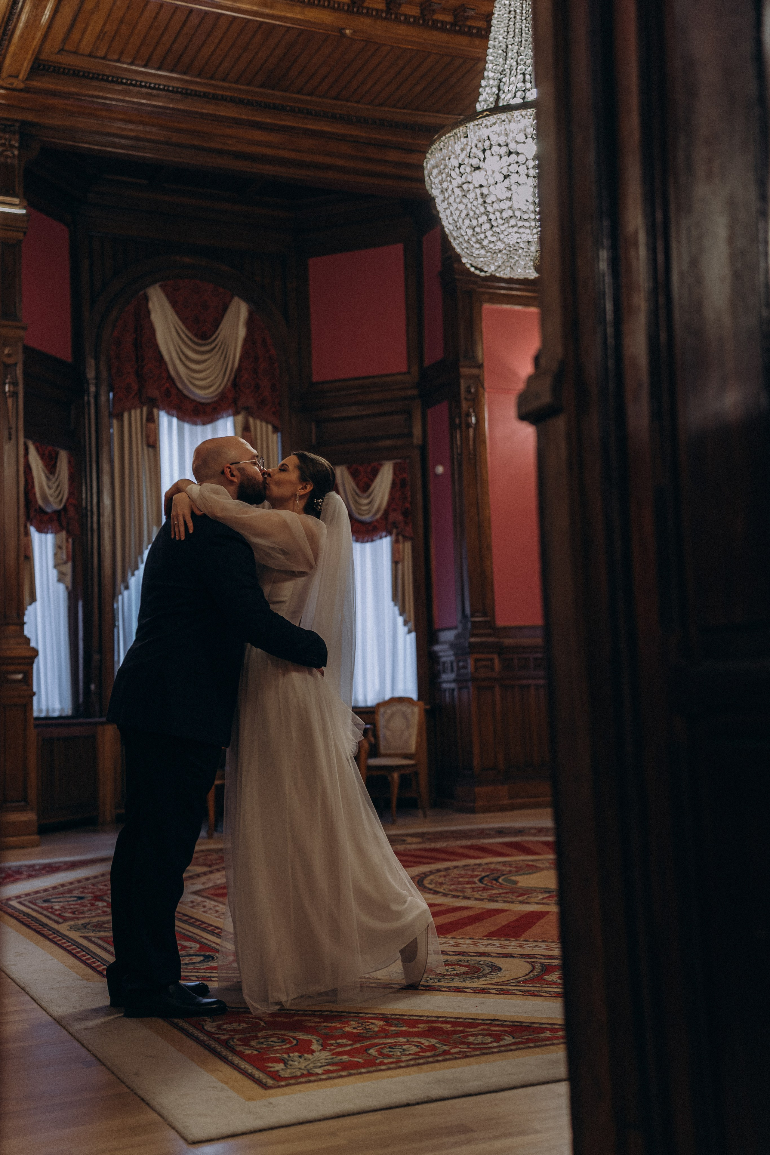 СВАДЕБНАЯ СЬЕМКА ВО ВТОРОМ ДВОРЦЕ (ДЕКАБРЬ) ТАКЖЕ СЬЕМКА В СТУДИИ НА ЧЕРНЫШЕВСКОЙ. Профессиональный фотограф, Санкт-Петербург — Виктория Богомолова