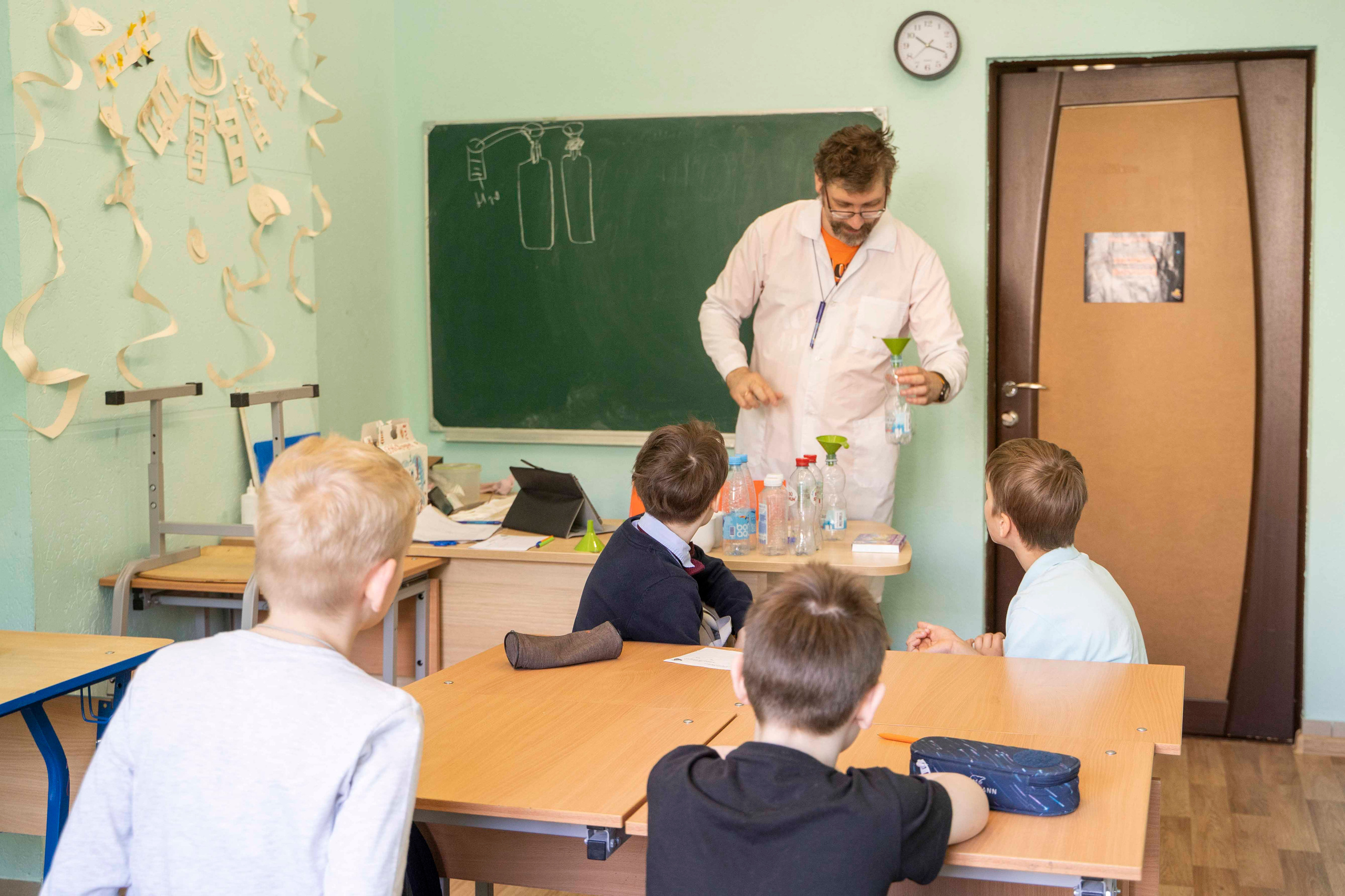 Праздник в школе Фрактал. Фотограф в Санкт-Петербурге, фотодни в СПБ