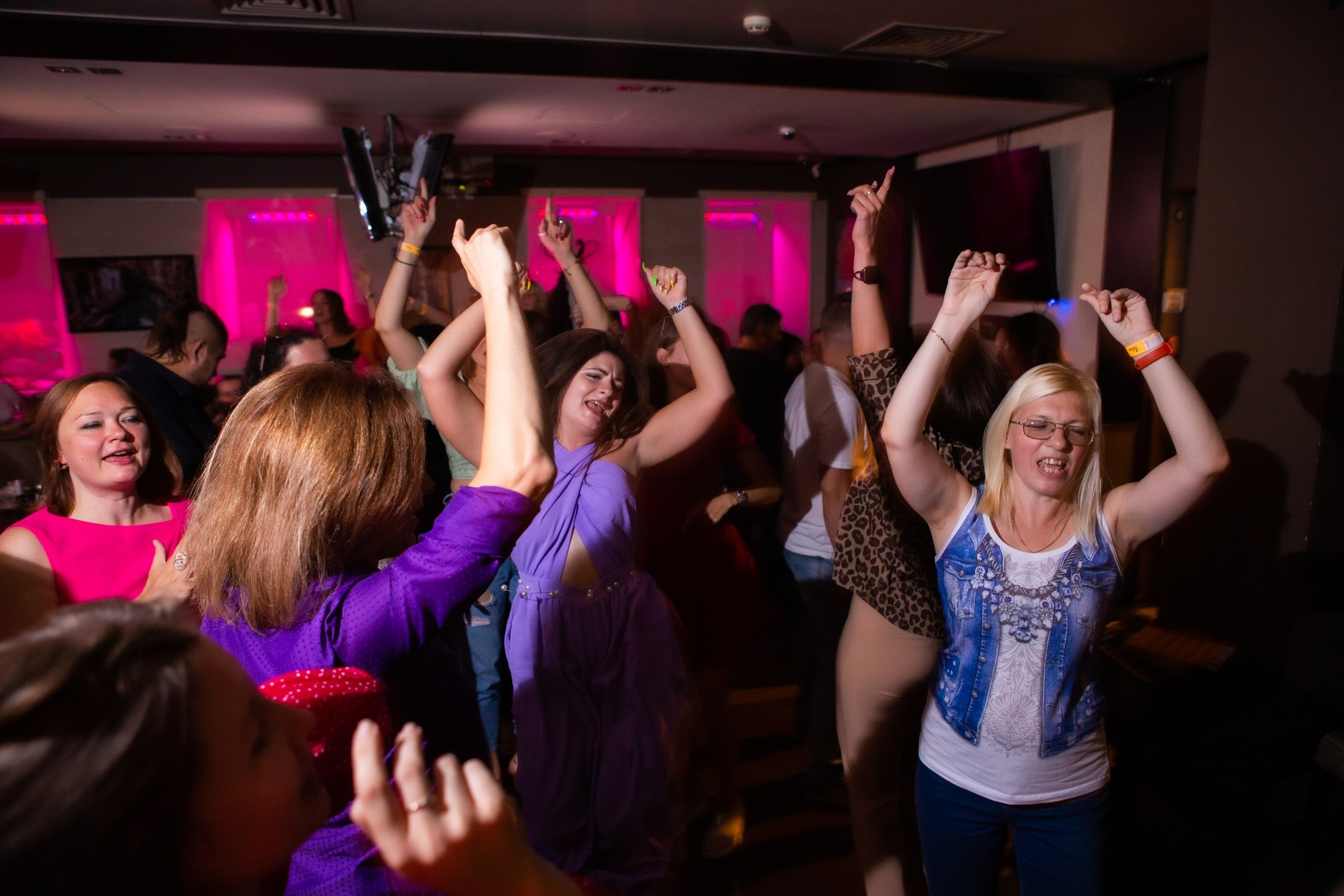 Лето, гуд бай! Клубная вечеринка | 25.08.23. Галерея Фантим