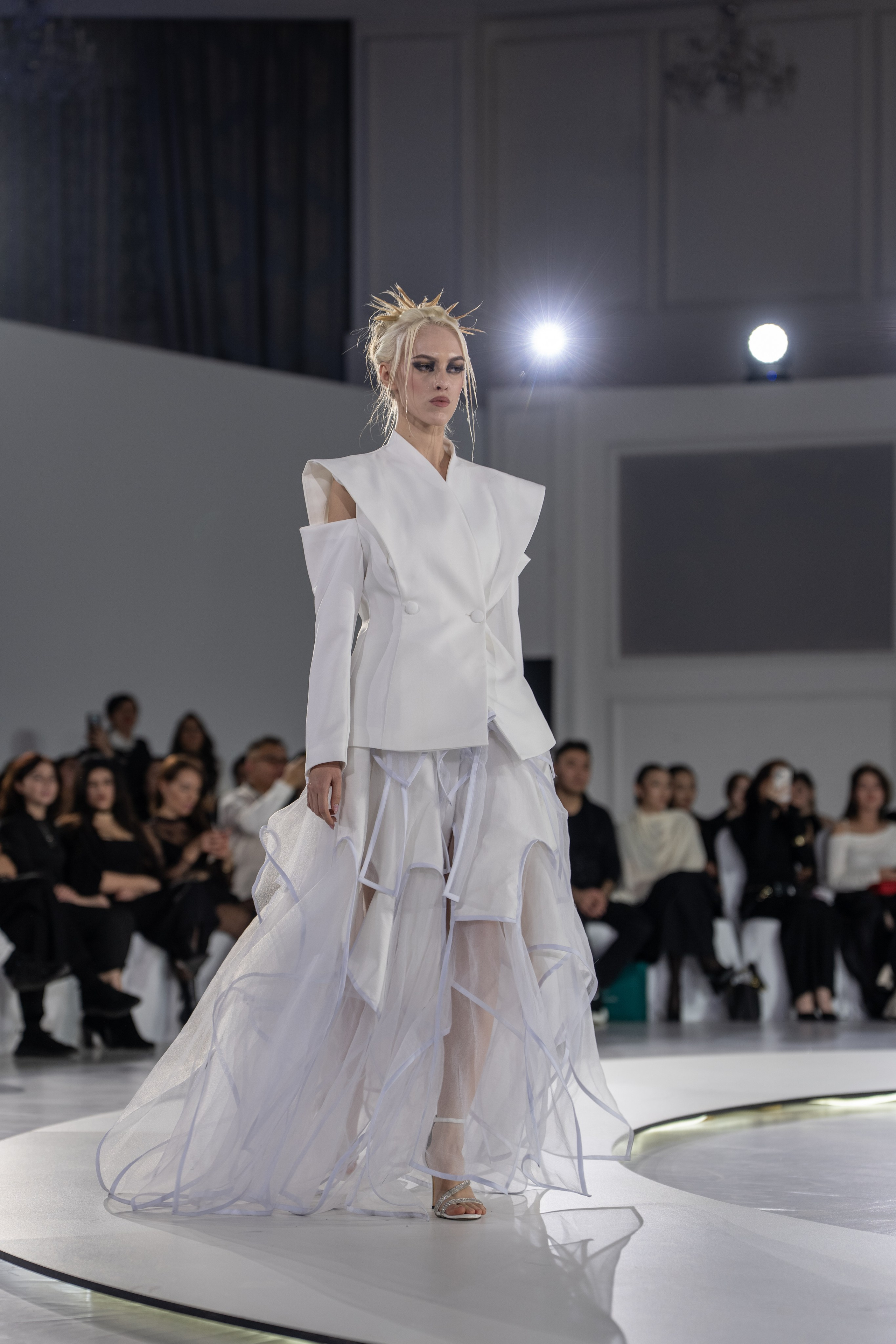 Dwsigner Nazar Almazbekov. Сайт Алматинского НЮ АРТ, будуар и фэшн фотографа Дениса Карпенко