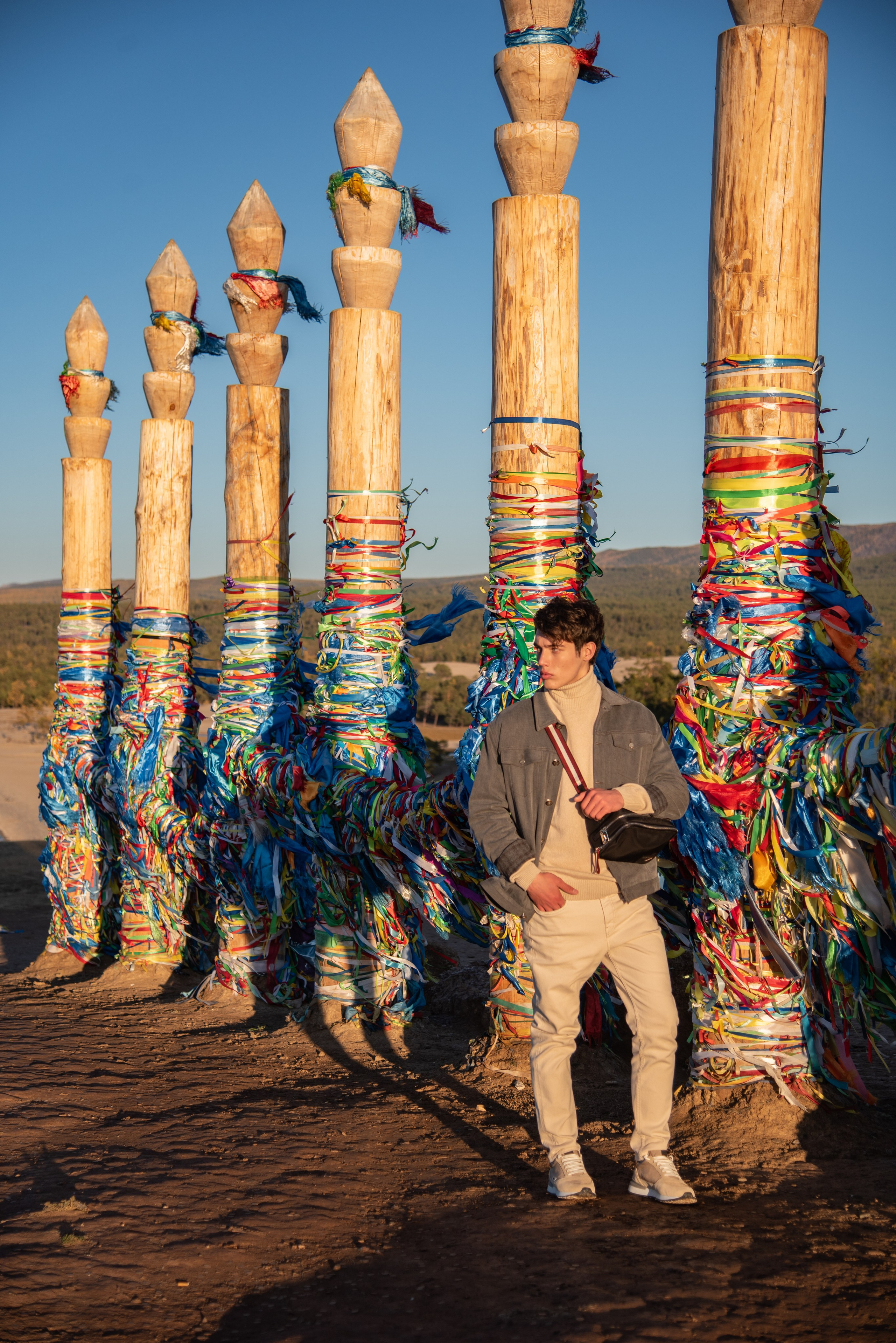 Съёмка одежды на Ольхоне. Занимаюсь профессиональной фотографией и живу рядом с Байкалом. Работаю в разных жанрах
