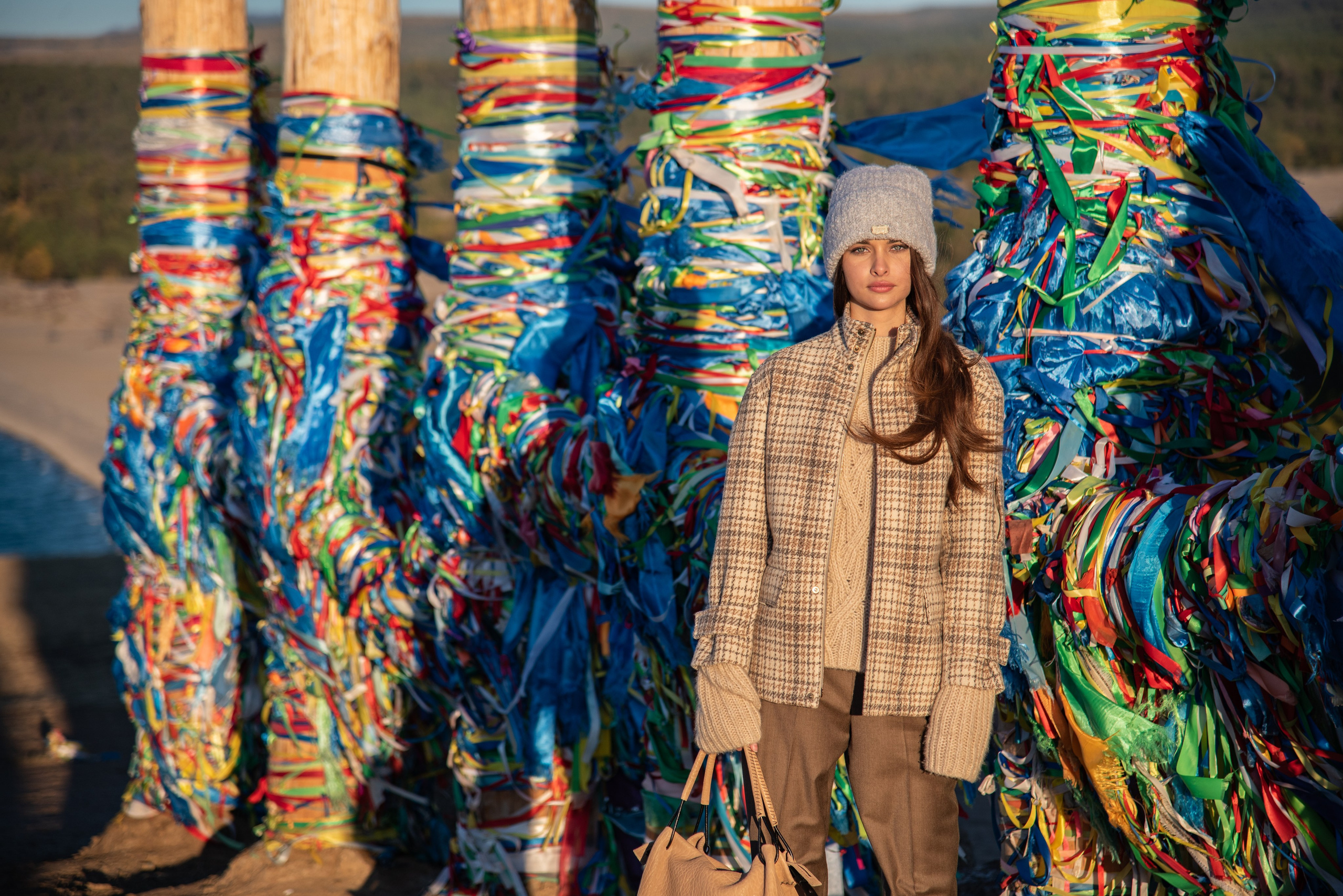 Съёмка одежды на Ольхоне. Занимаюсь профессиональной фотографией и живу рядом с Байкалом. Работаю в разных жанрах