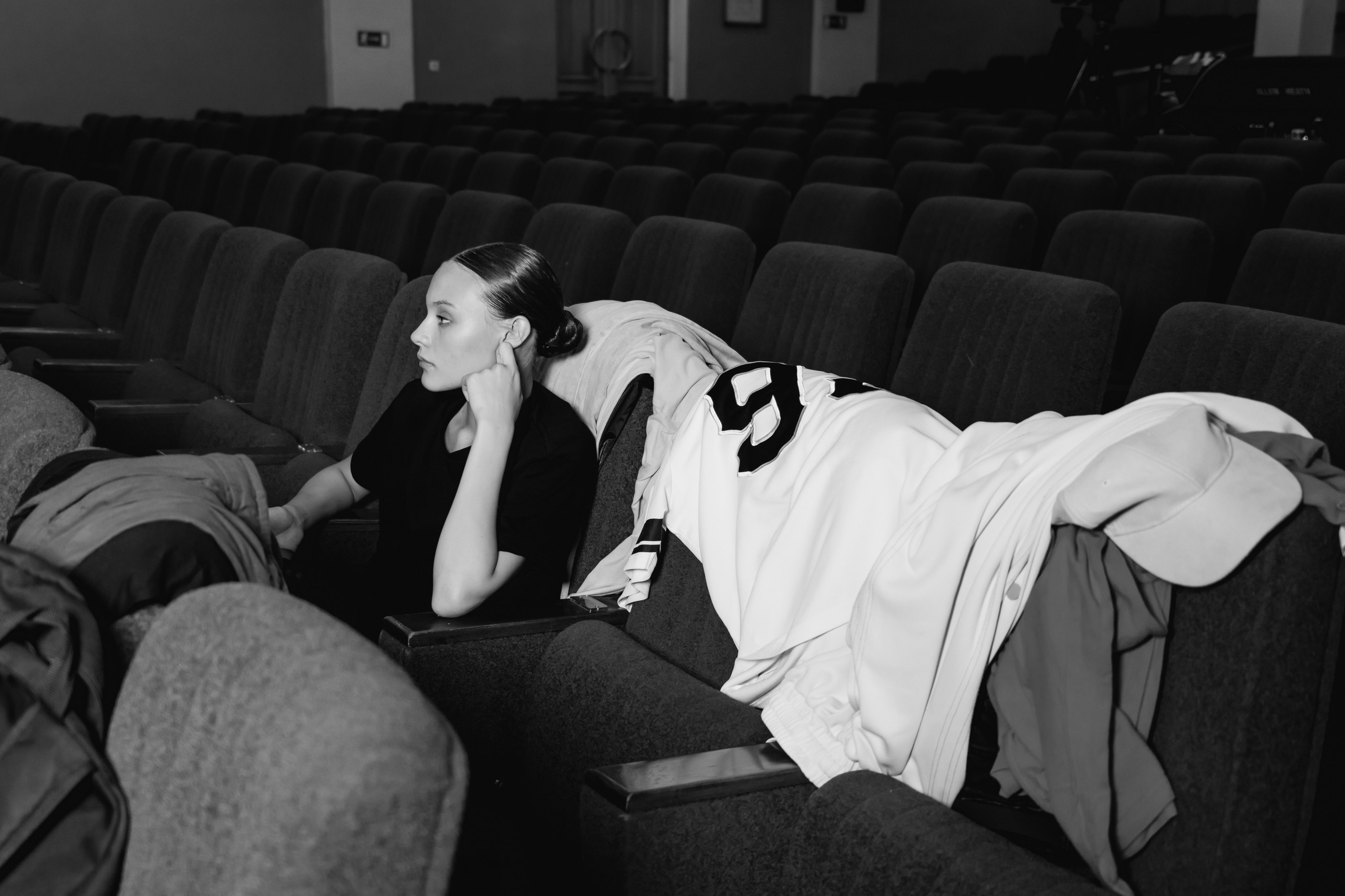 Backstage. Занимаюсь профессиональной фотографией и живу рядом с Байкалом. Работаю в разных жанрах