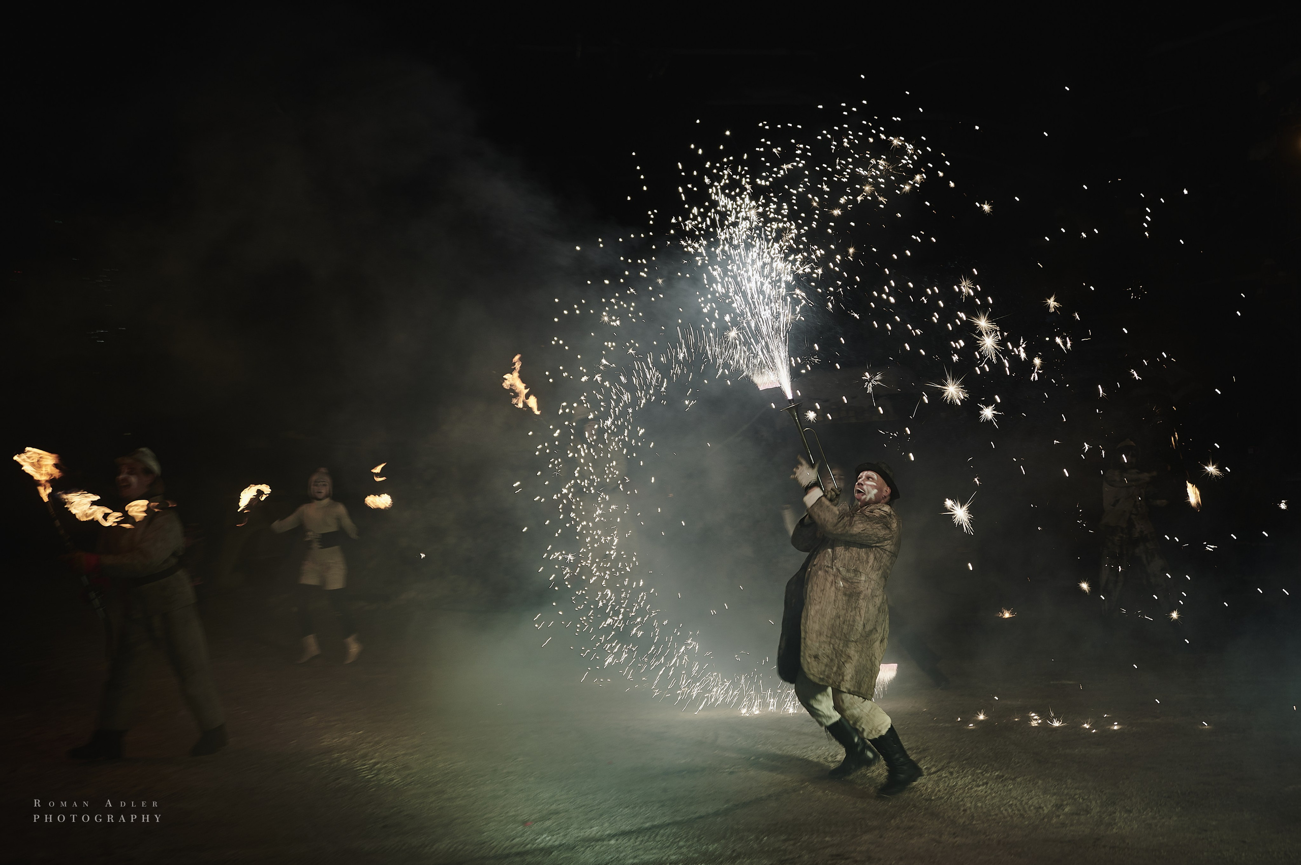 Новогодняя сказка от Ночных волков. Фотограф Роман Адлер