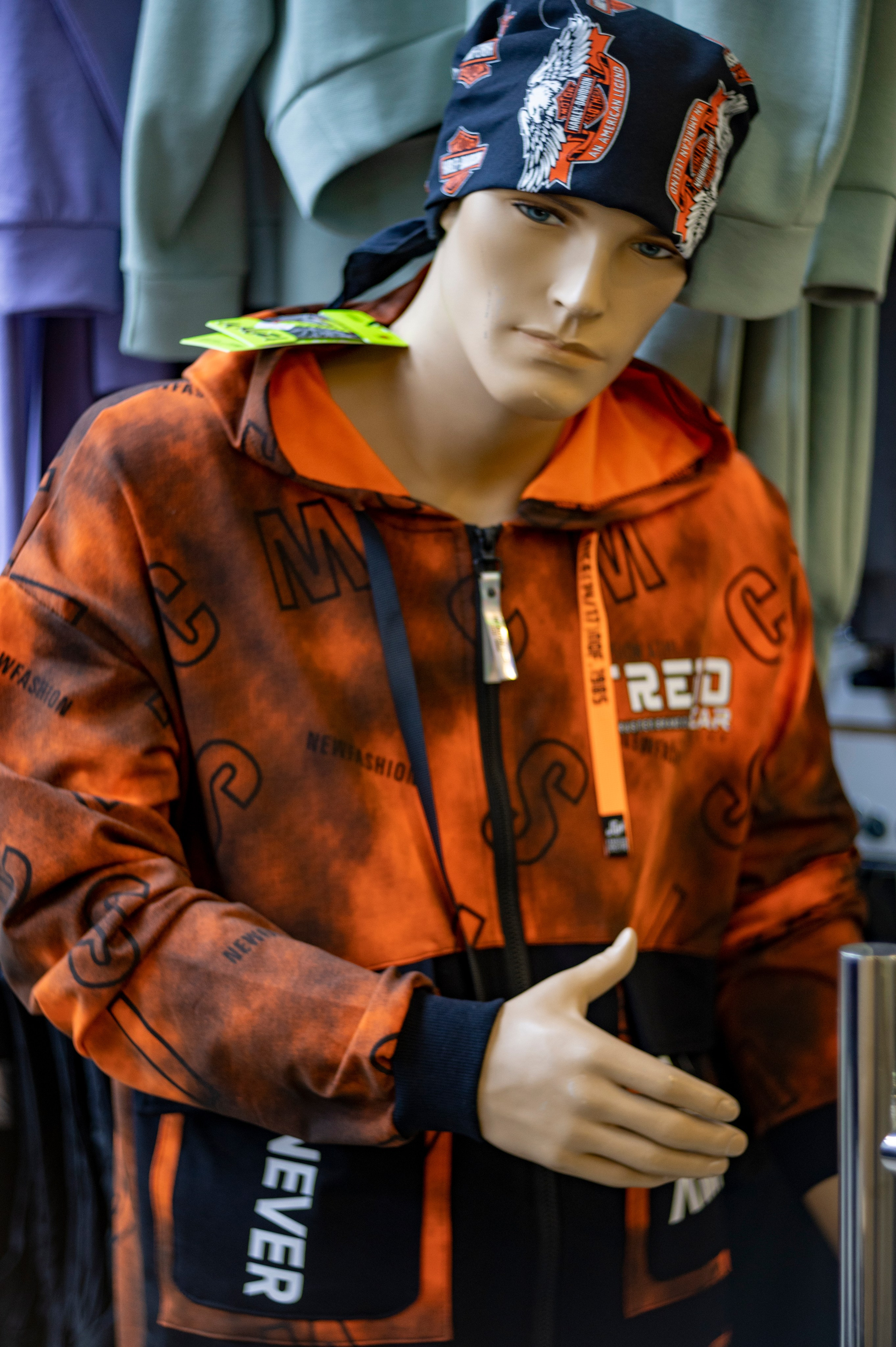 Фотопрогулка апрель 2022. Фотограф Роман Адлер