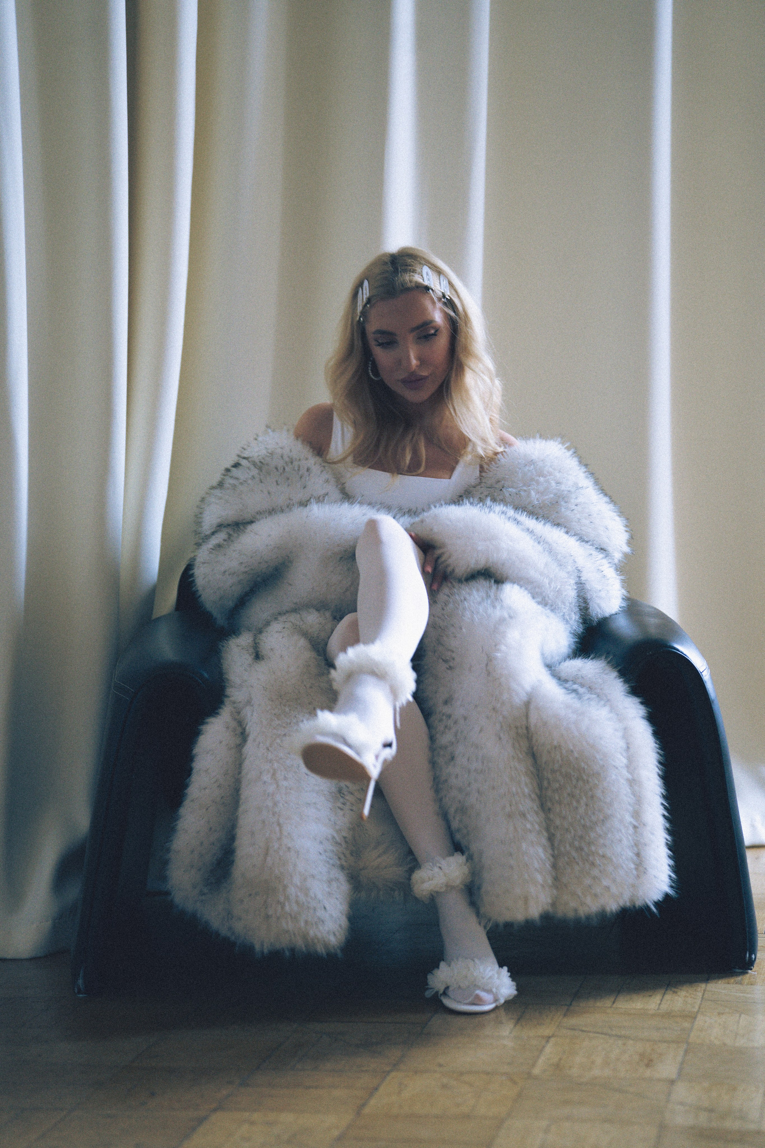 МИНИМАЛИЗМ В СТУДИИ НА ЧЕРНЫШЕВСКОЙ В СТУДИИ С БАЛКОНОМ. Профессиональный фотограф, Санкт-Петербург — Виктория Богомолова