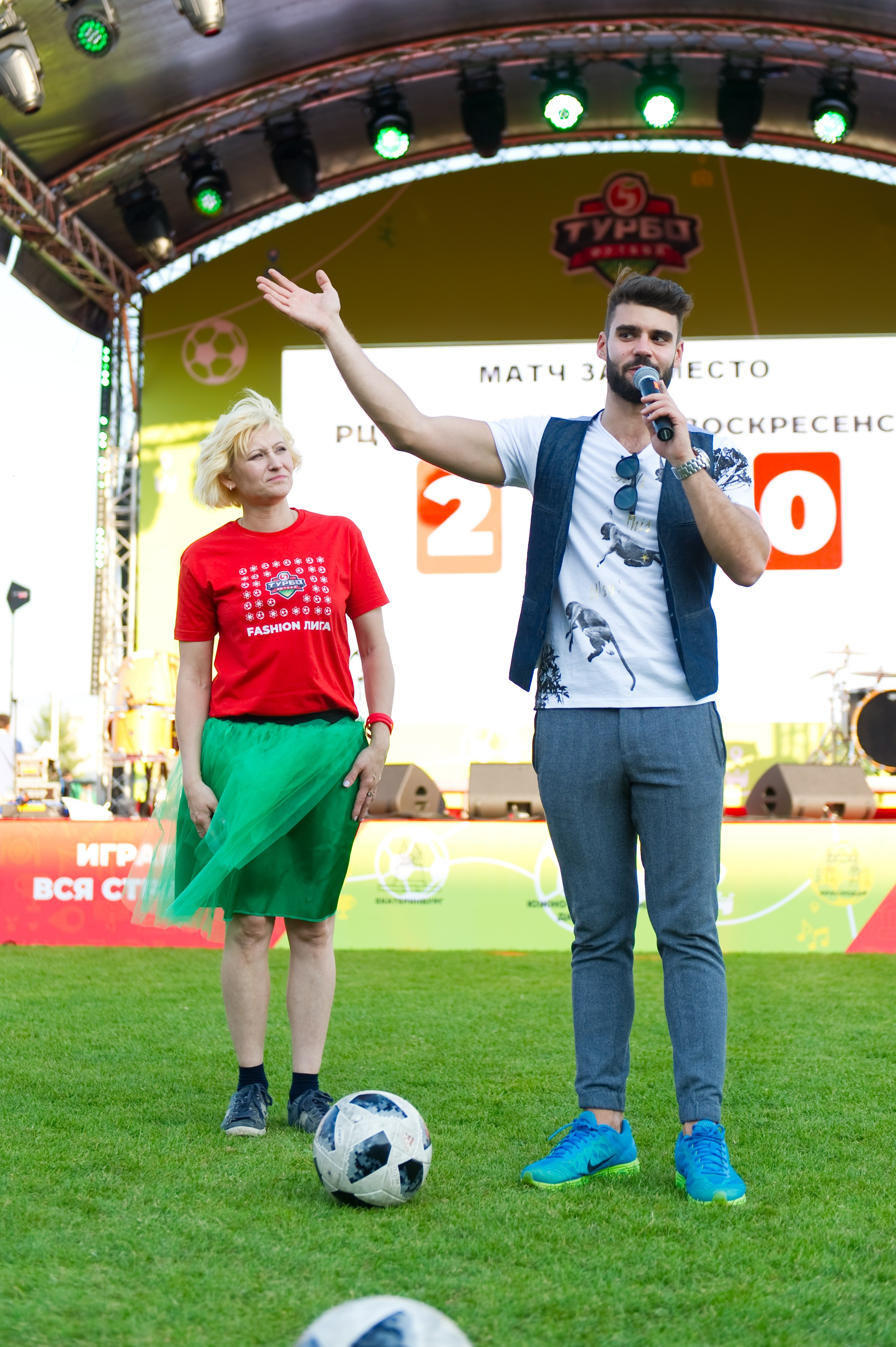 Турбофутбол (корпоративное соревнование «Пятерочки»). Репортажный фотограф и видеограф Слава Думчев. Тимбилдинги, отчетники, корпоративы