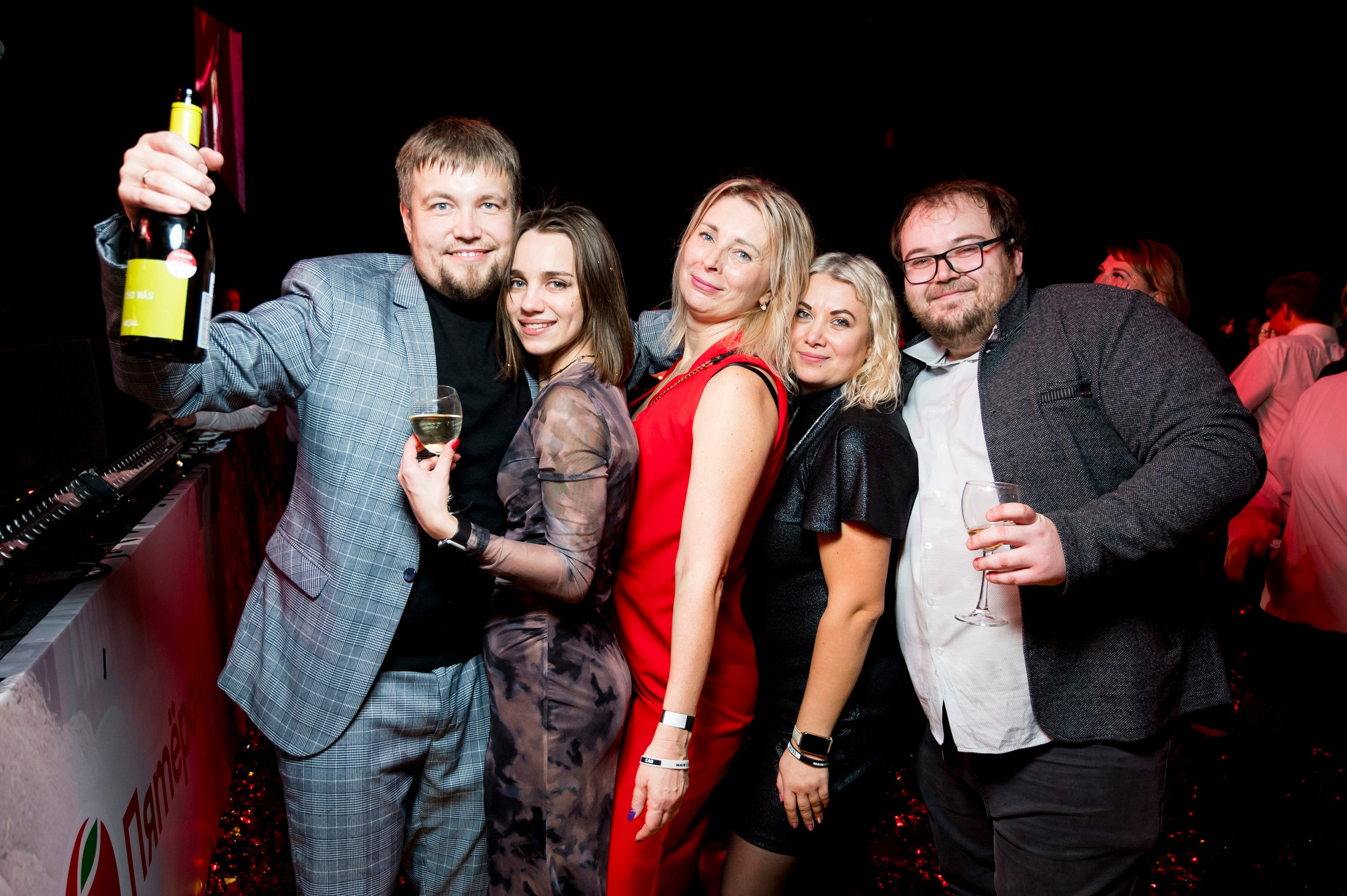 Новогодний корпоратив «Пятерочка». Репортажный фотограф и видеограф Слава Думчев. Тимбилдинги, отчетники, корпоративы