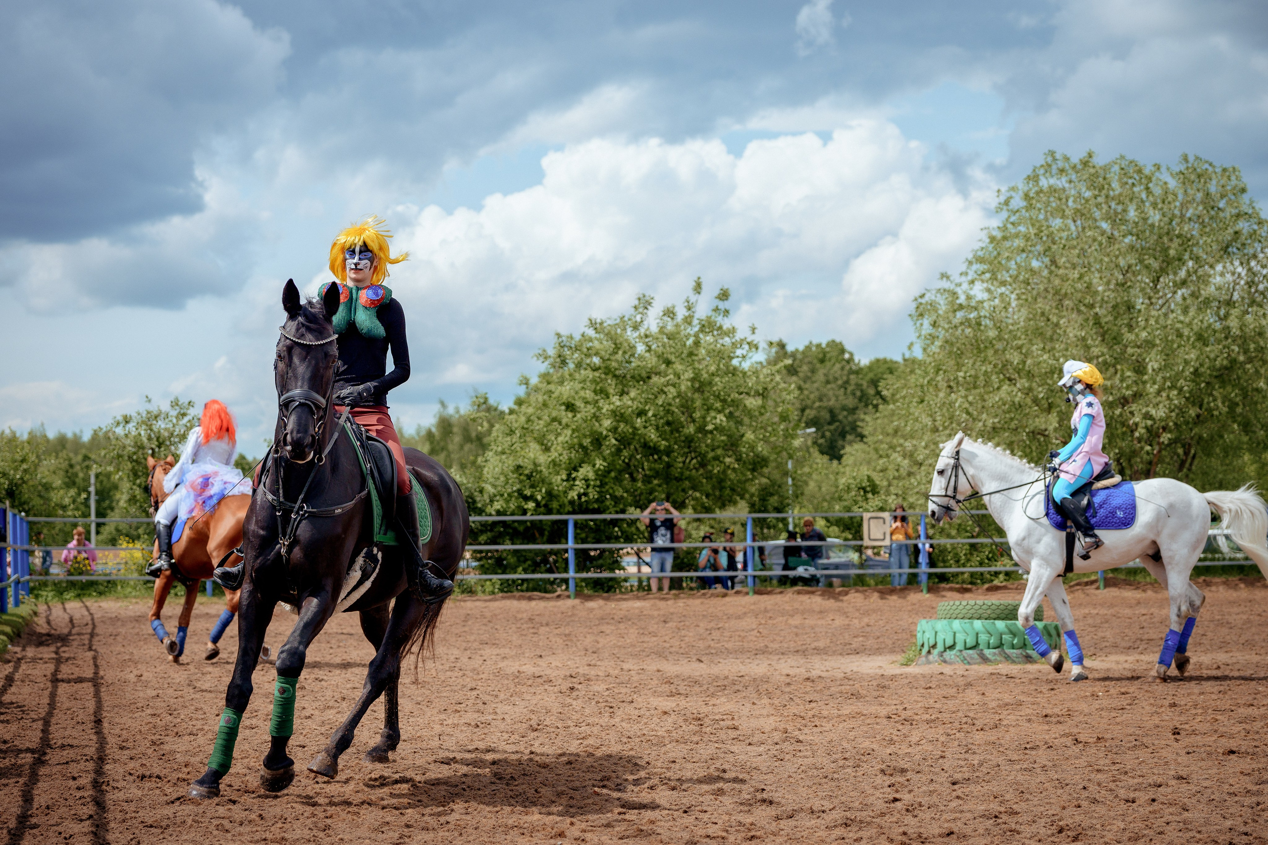 Конный клуб Горки. Портретный и семейный фотограф в Москве/Видное