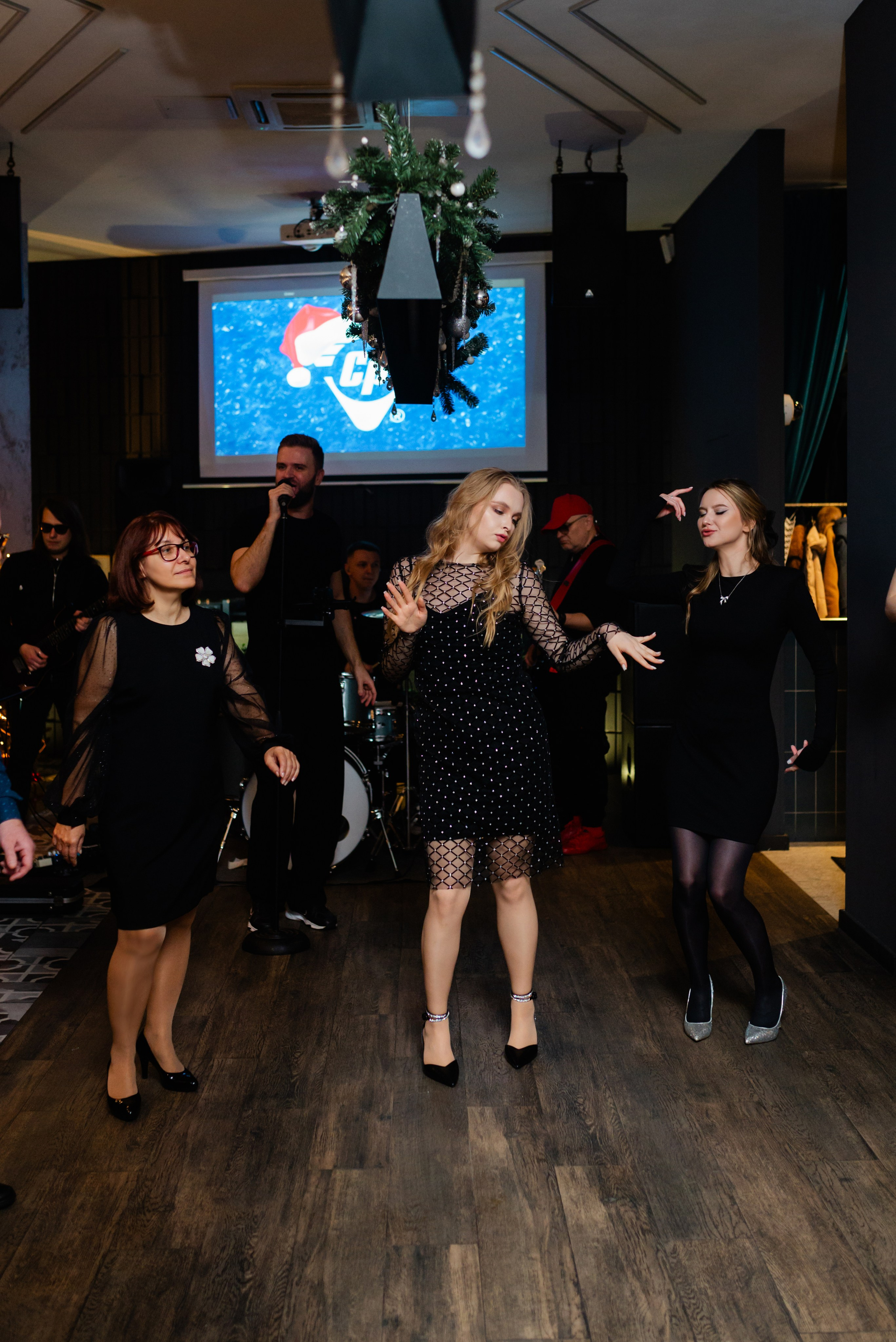 Корпоратив для «Компьютеры и периферия». Свадебный фотограф в городе Минск Крохмалюк Анна