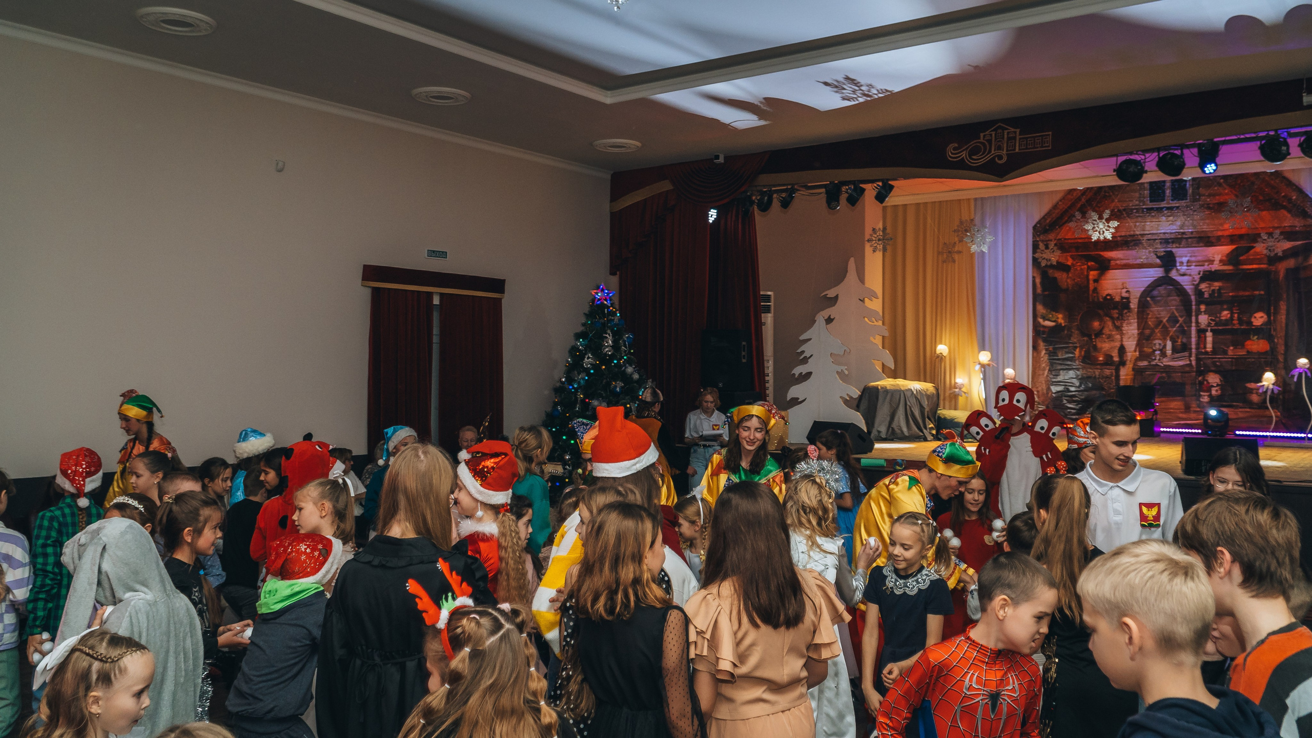 «Сказка о Новом годе и богатыре настоящем». Новотитаровский Дом культуры