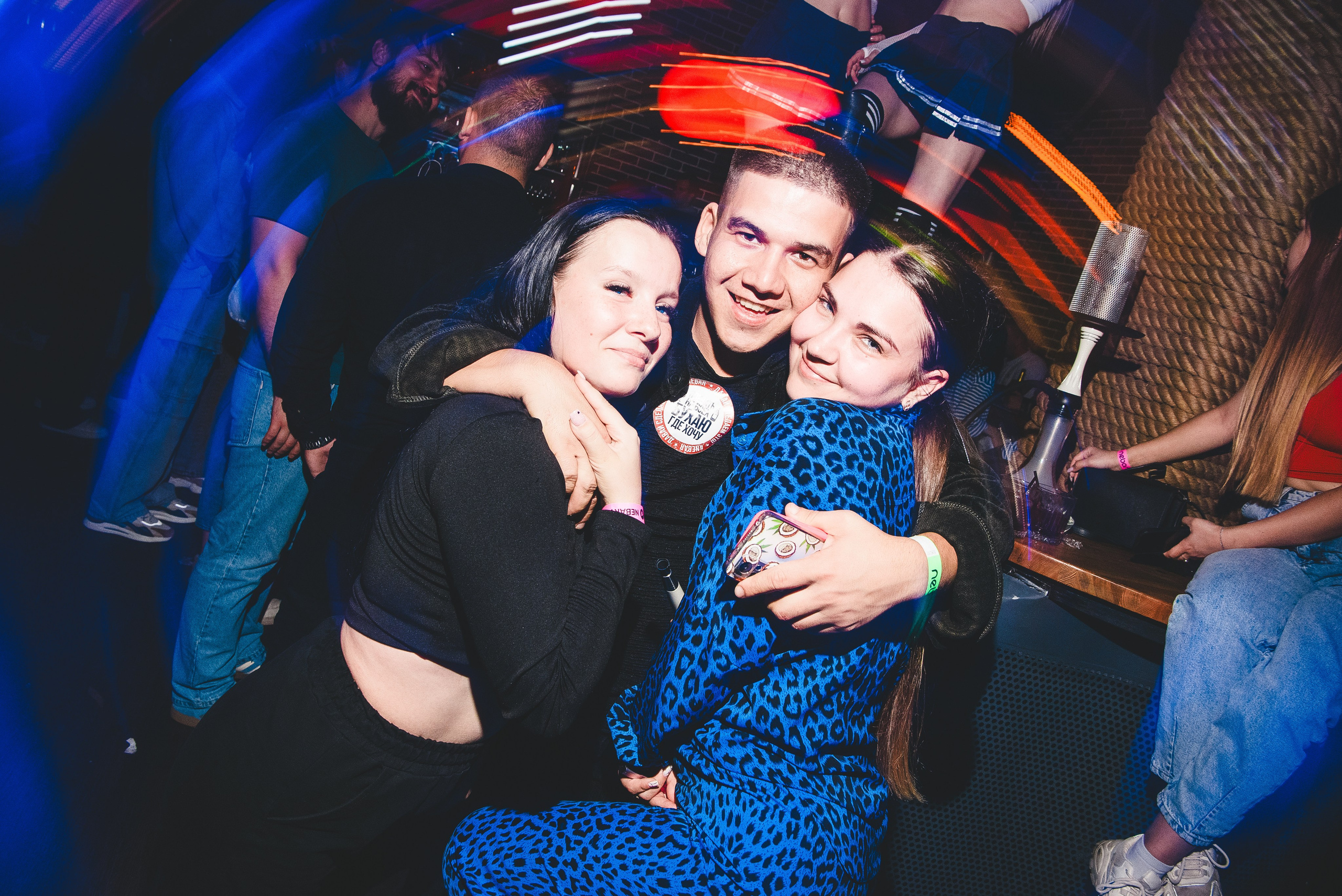 Фотоотчёты о вечеринках для НеБар Волгоград. Или стиль «пьяный фотограф». Фотограф в Волгограде и Волжском Александр Горбань