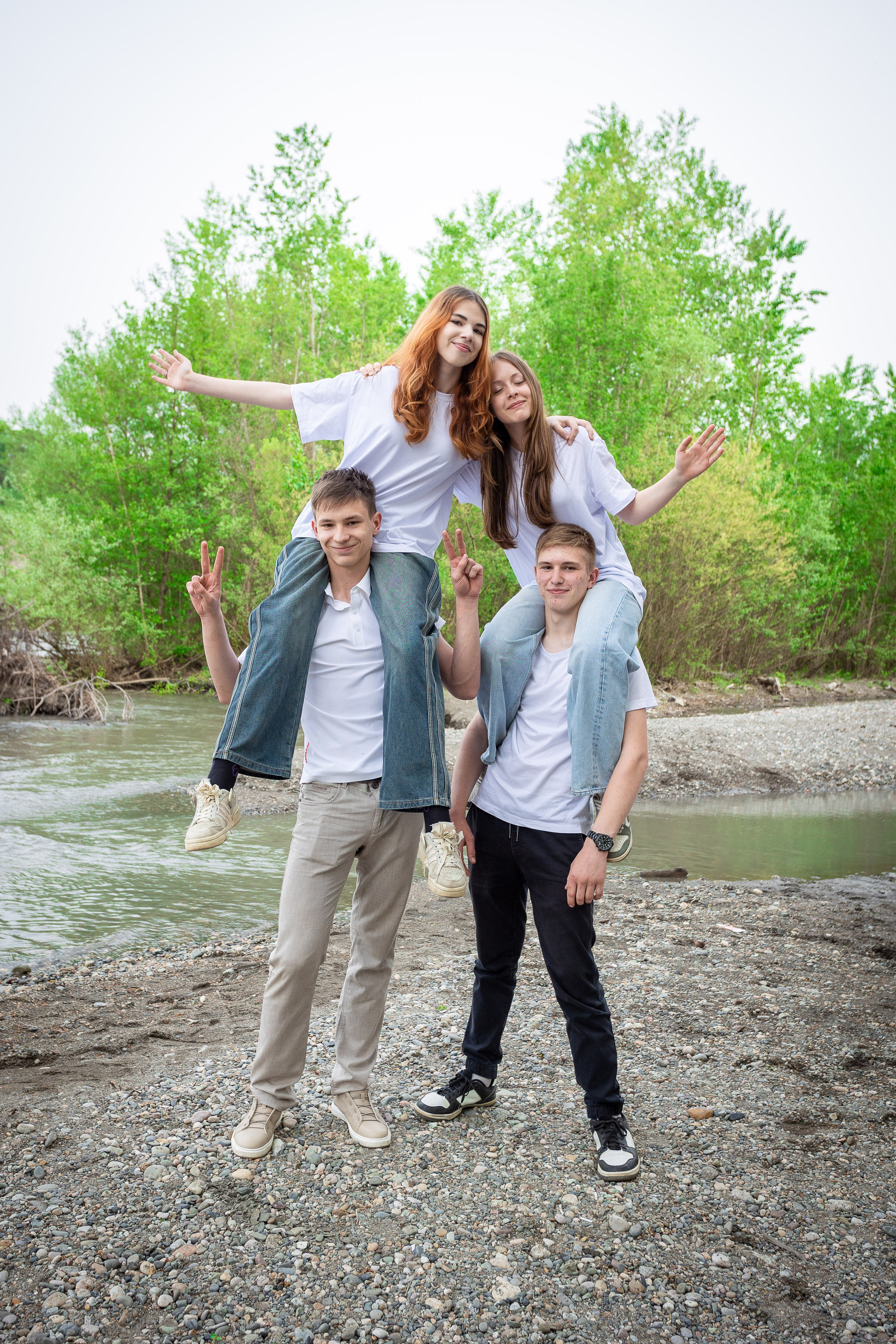 Уличная фотосессия на выпускной альбом. Выпускные альбомы Майкоп, Краснодар Елена Золотарева