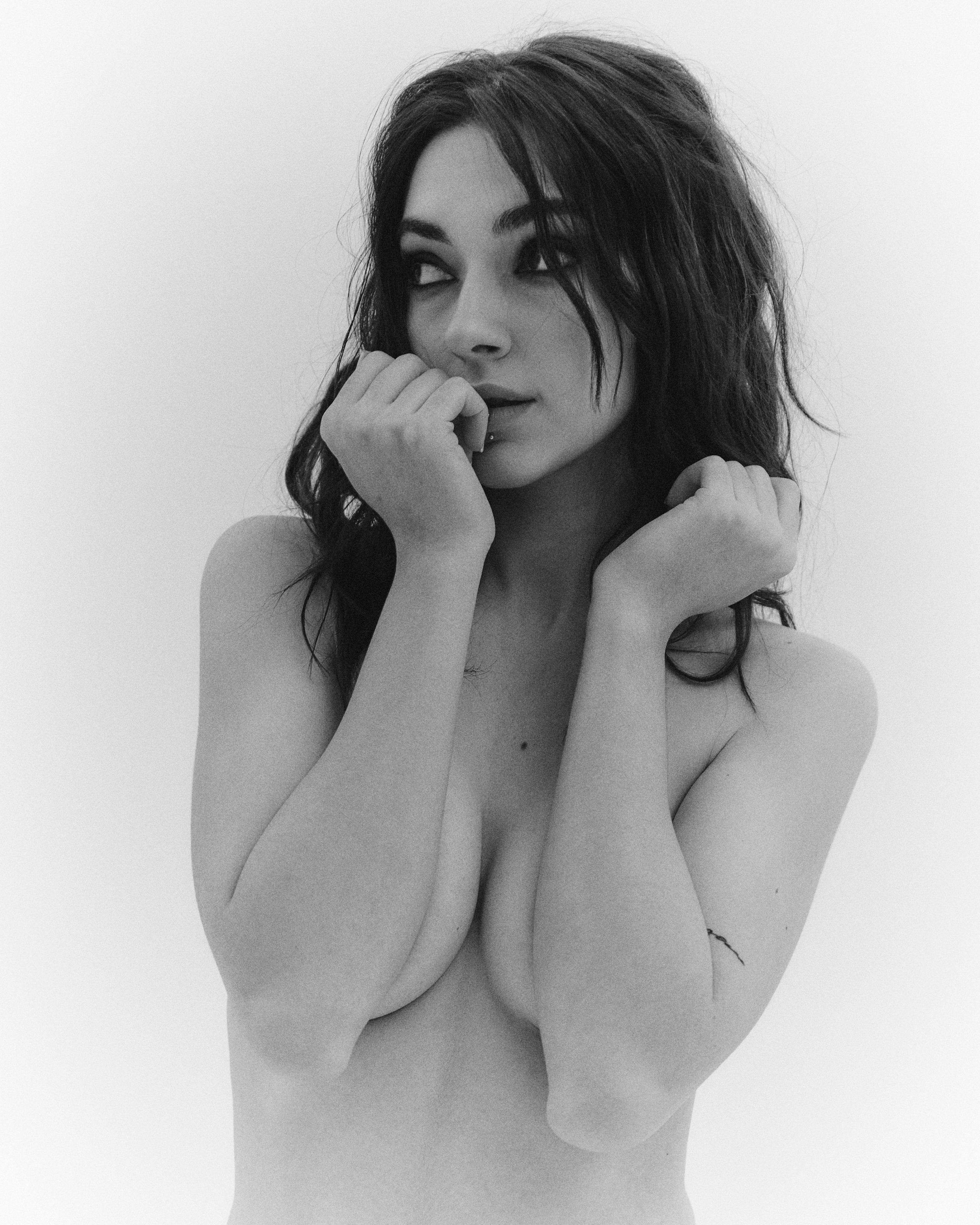 Liza. Z H U R A V L E V