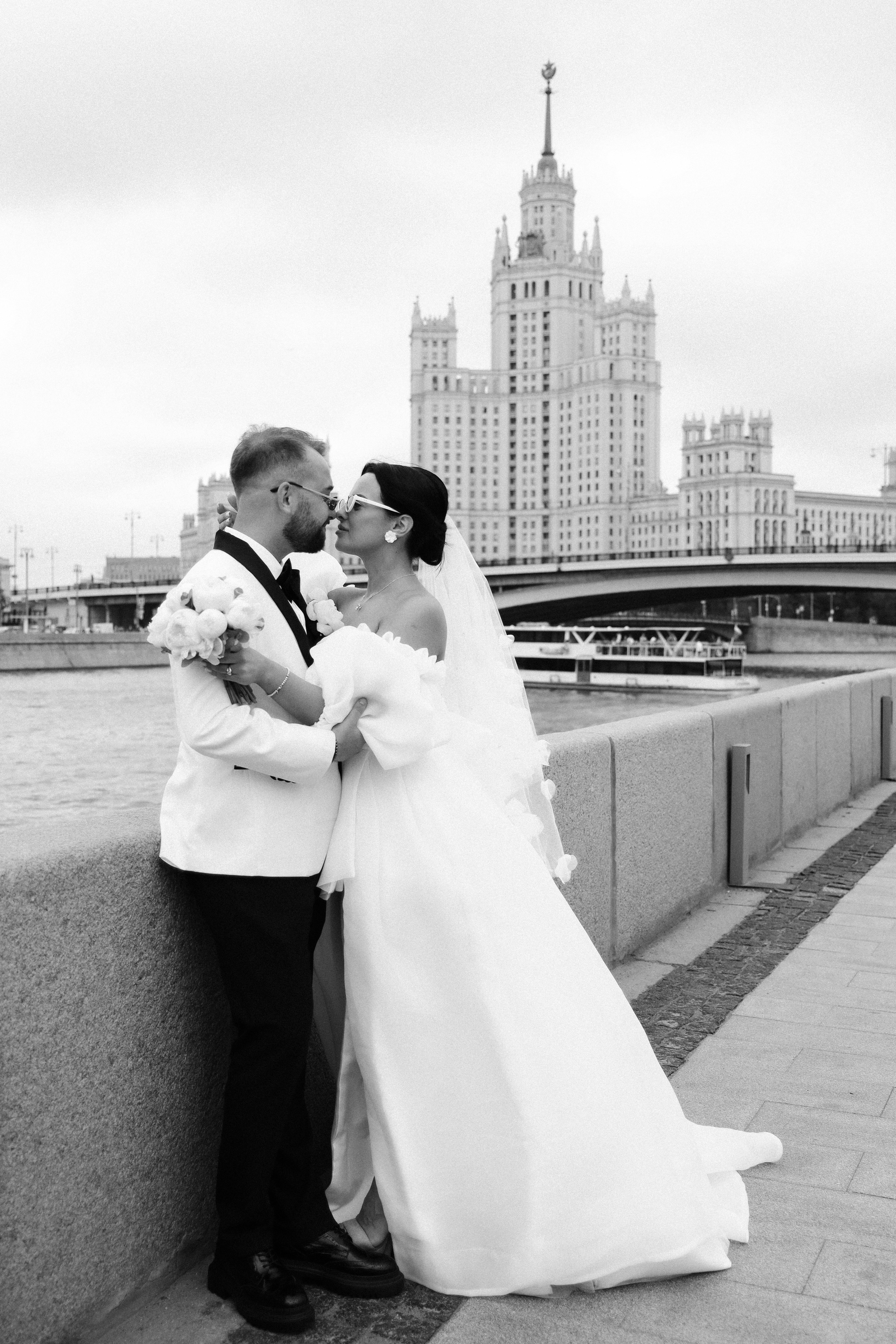 Т. + А. Роспись в Сити, прогулка по набережным Москвы. Семейный и lovestory фотограф в Москве Светлана Коняхина