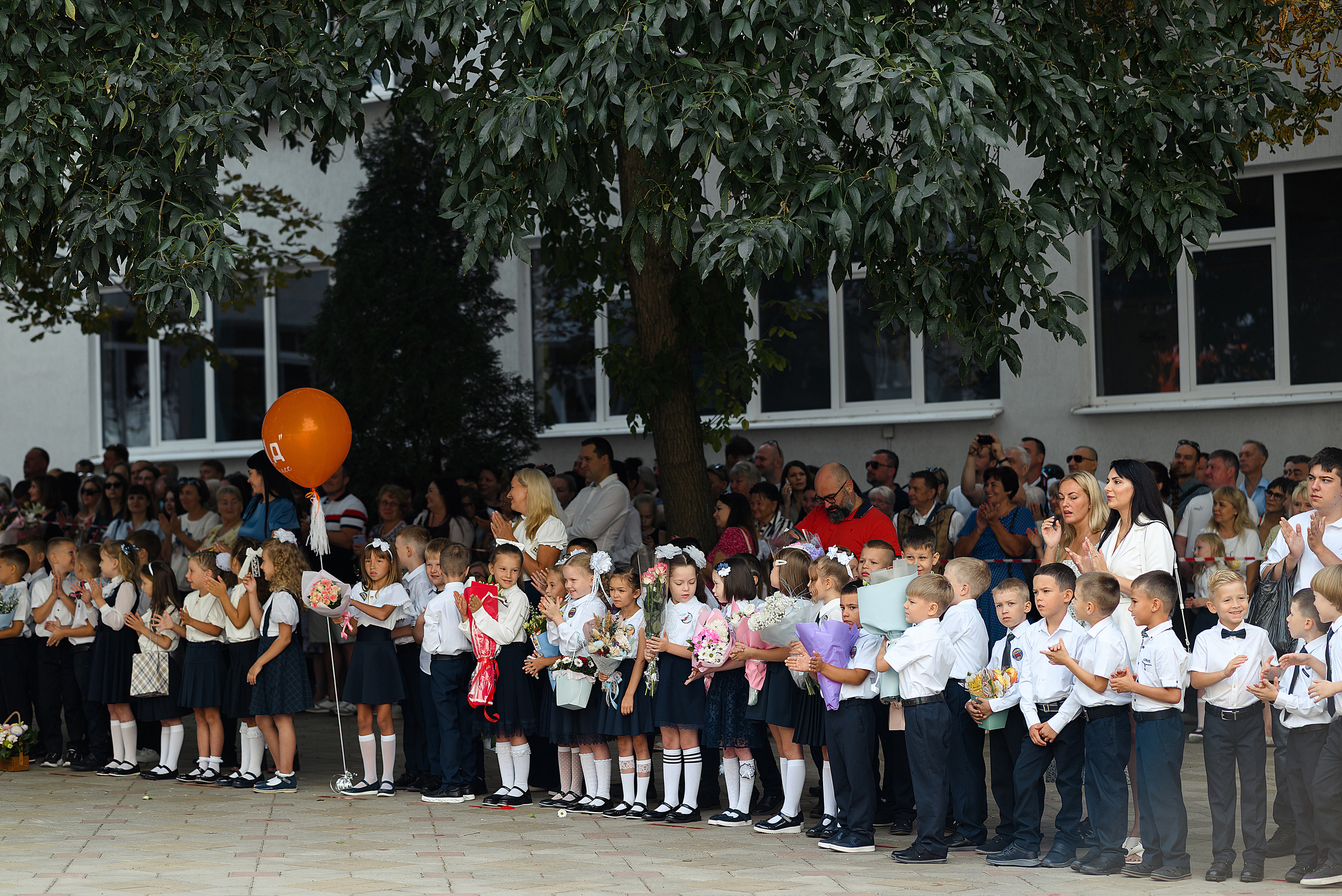 Линейка 1Д Гимназия 118. Свадебный и семейный фотограф в Ростове-на-Дону Алина Астахова