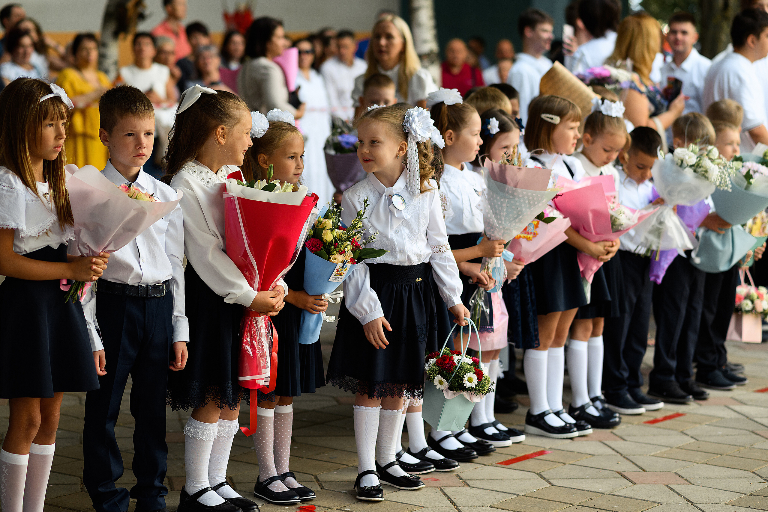 Линейка 1Д Гимназия 118. Свадебный и семейный фотограф в Ростове-на-Дону Алина Астахова