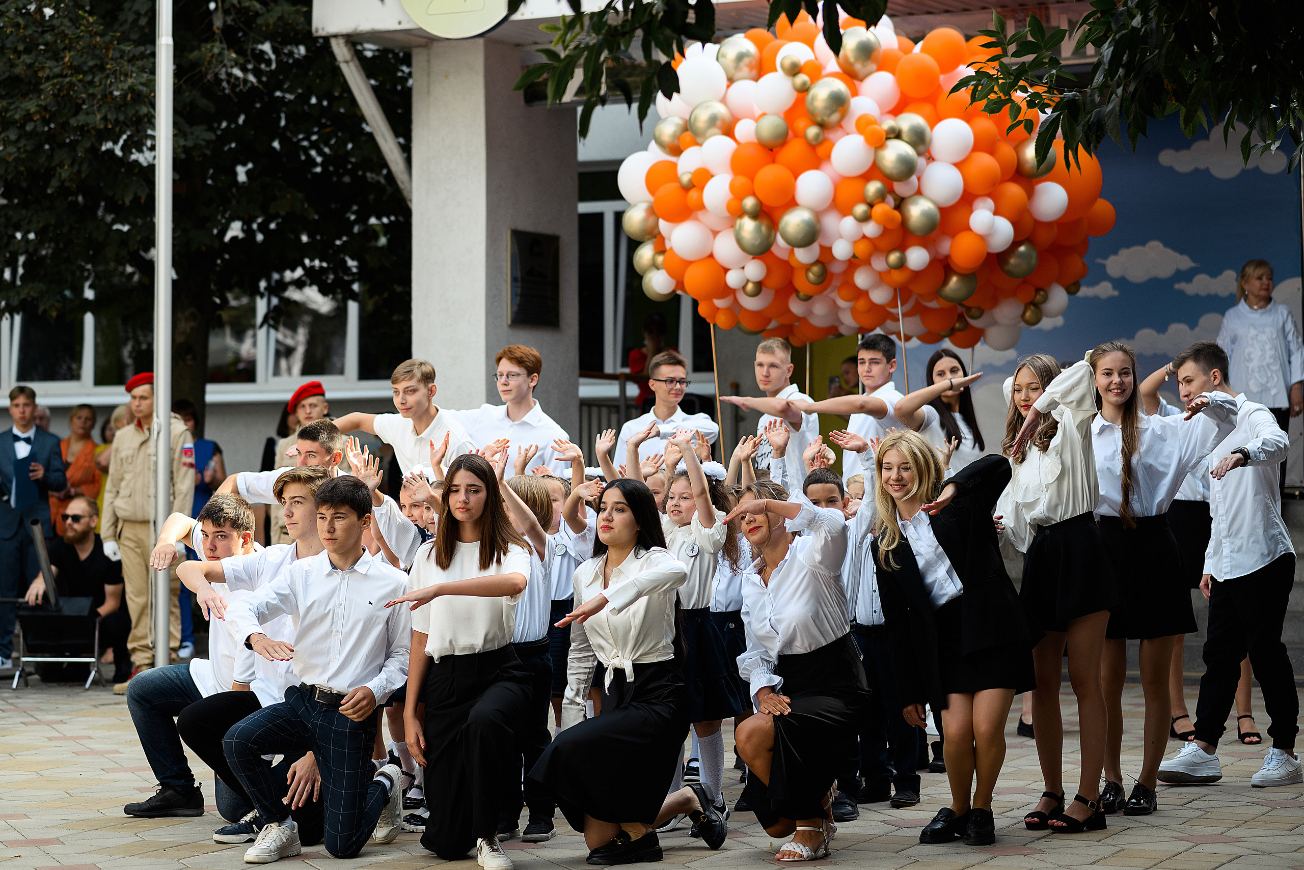 Линейка 1Д Гимназия 118. Свадебный и семейный фотограф в Ростове-на-Дону Алина Астахова