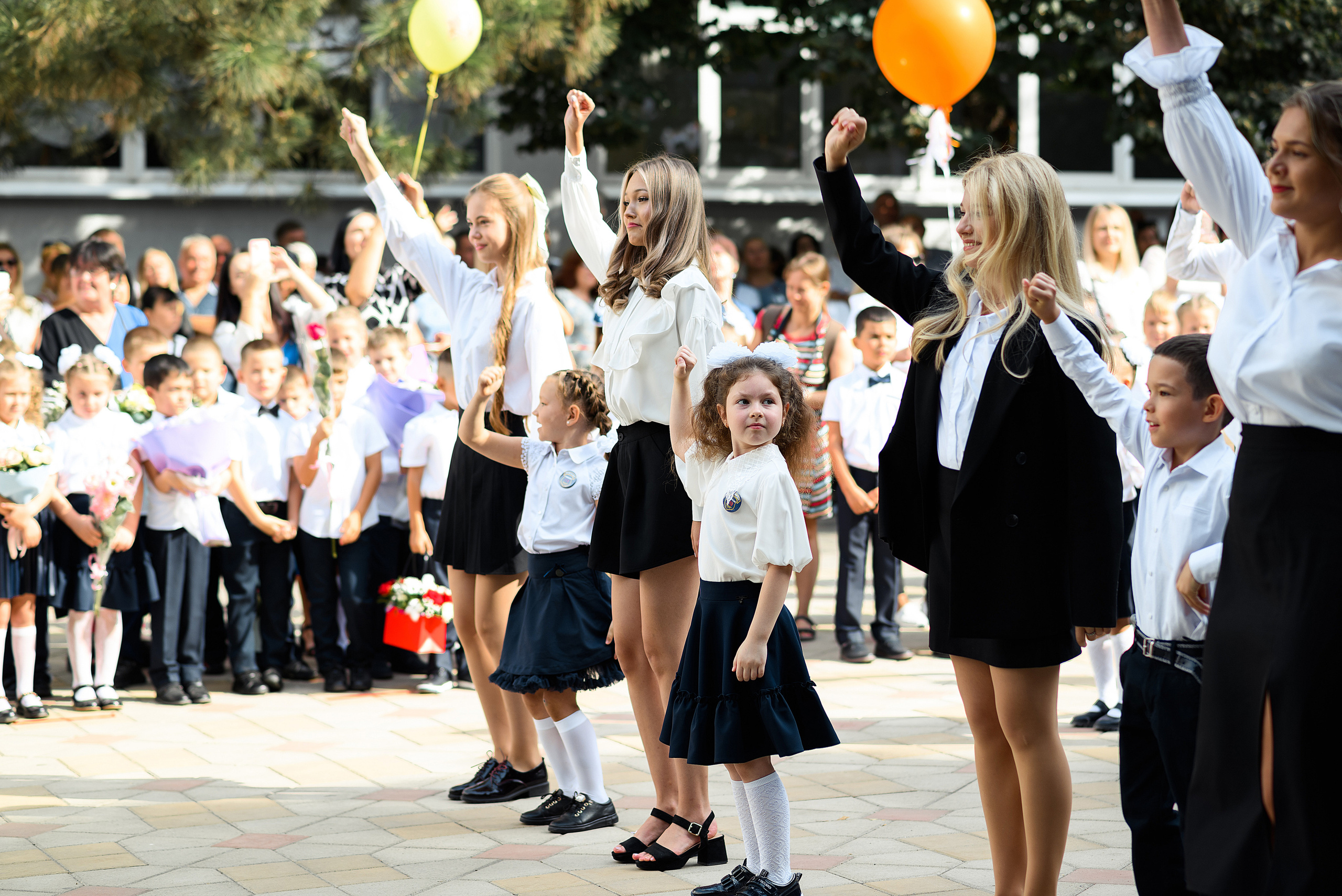 Линейка 1Д Гимназия 118. Свадебный и семейный фотограф в Ростове-на-Дону Алина Астахова