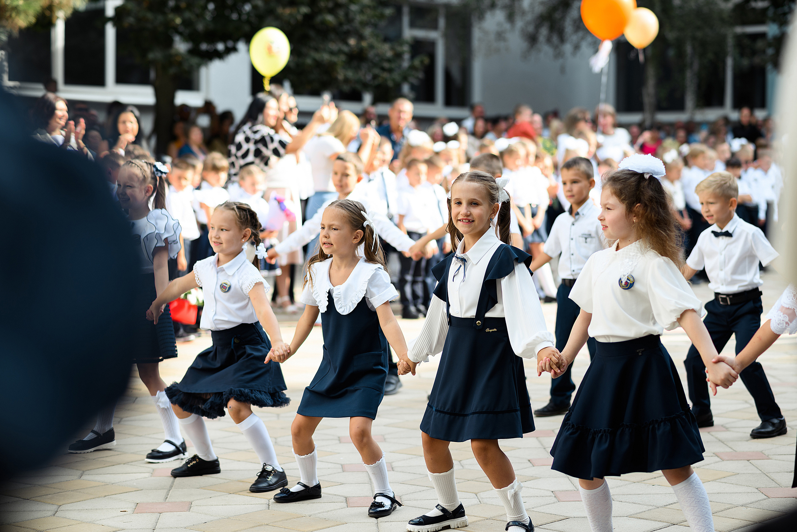 Линейка 1Д Гимназия 118. Свадебный и семейный фотограф в Ростове-на-Дону Алина Астахова