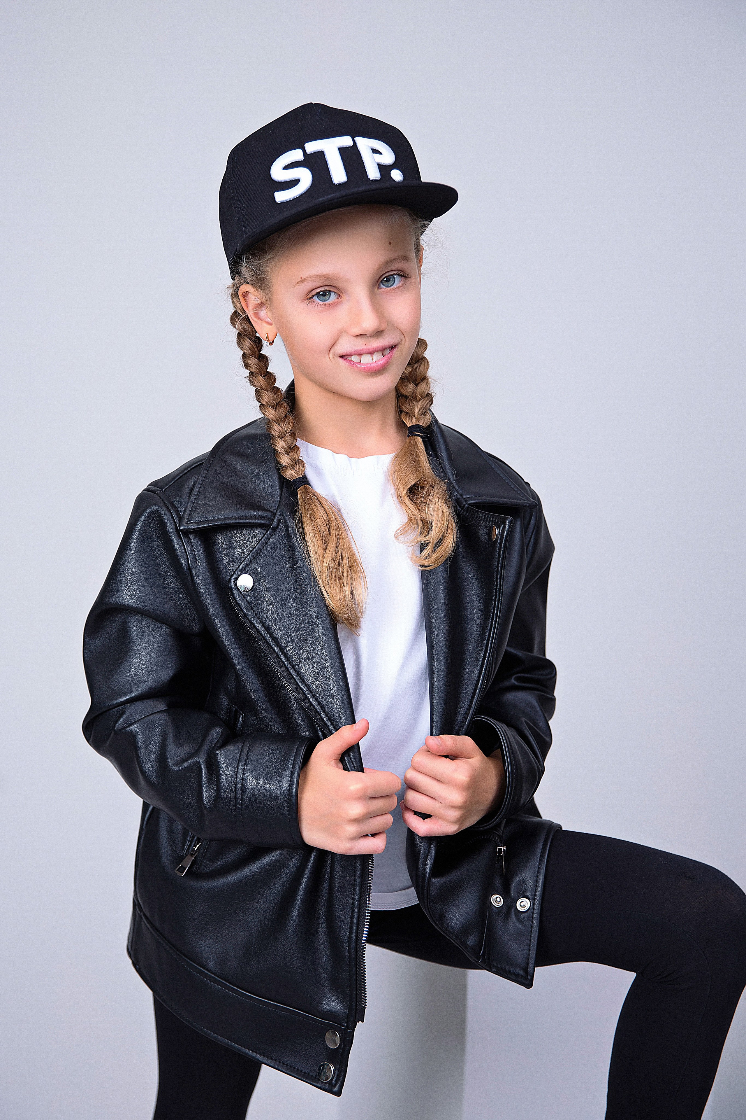 Индивидуальные фотосессии школьников. Детский школьный фотограф в Кемерово Зиновьева Екатерина