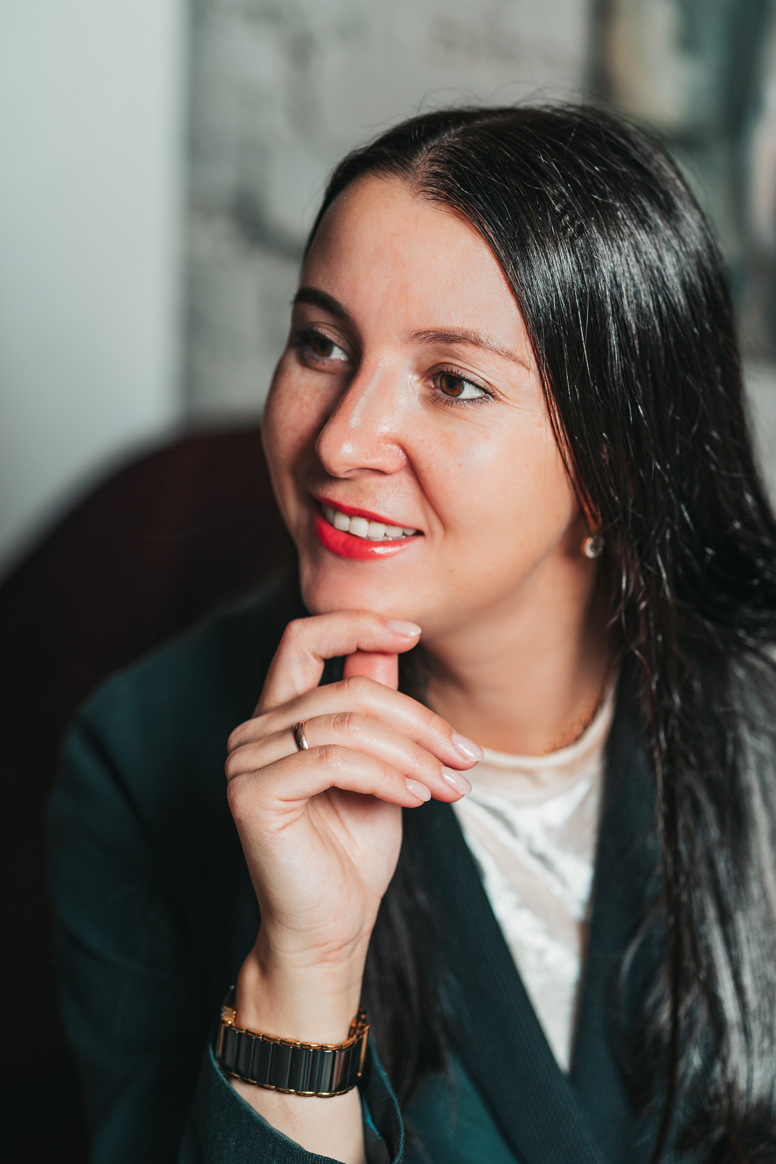 Женский портрет. Школьные альбомы и альбомы для детского сада. Юлия Осипова. Москва