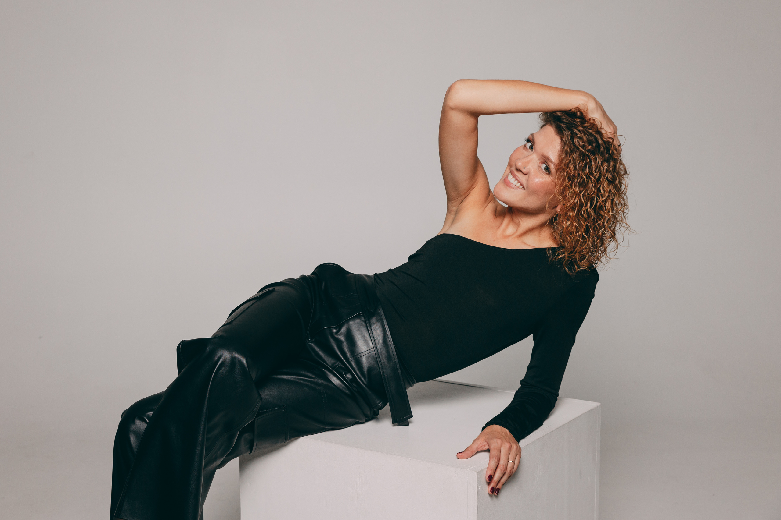 Настя, циклорама + маски гобо. Семейный фотограф в Санкт-Петербурге Алиса Мохова