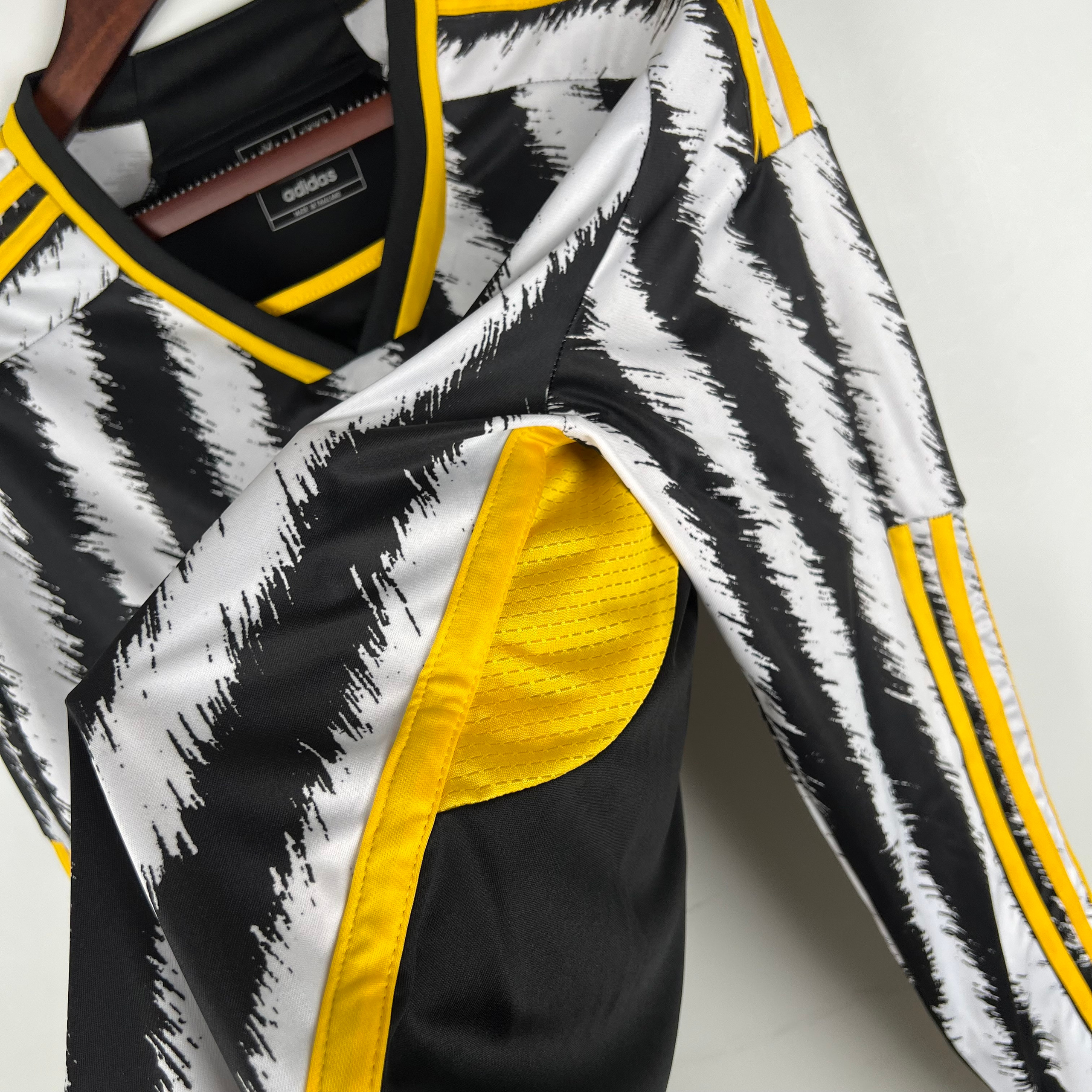 Домашняя футболка Juventus 23/24 с длинным рукавом. Футбольный магазин — ssw_magazin