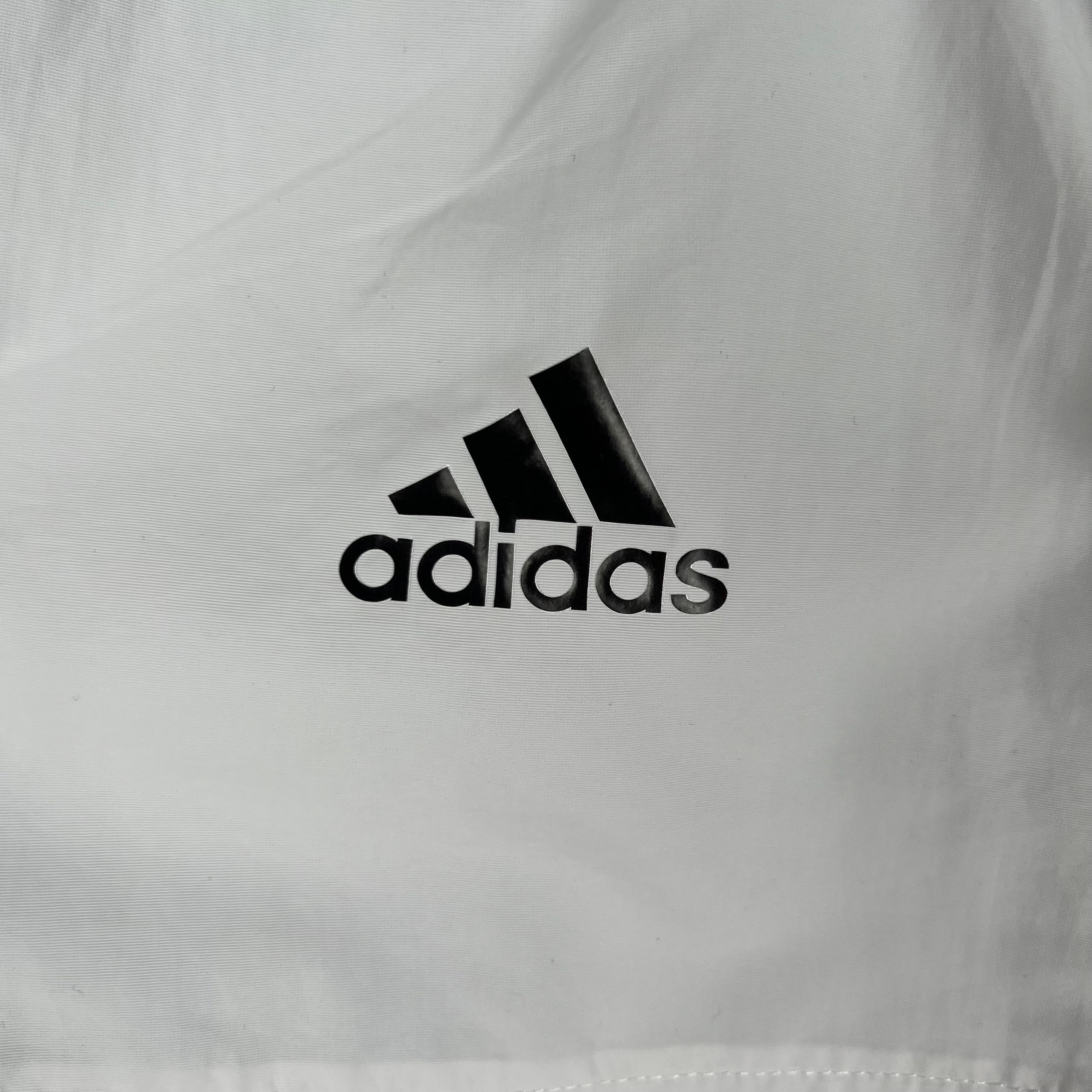 Ветровка Real Madrid купить по цене 4900 рублей. Футбольный магазин — ssw_magazin