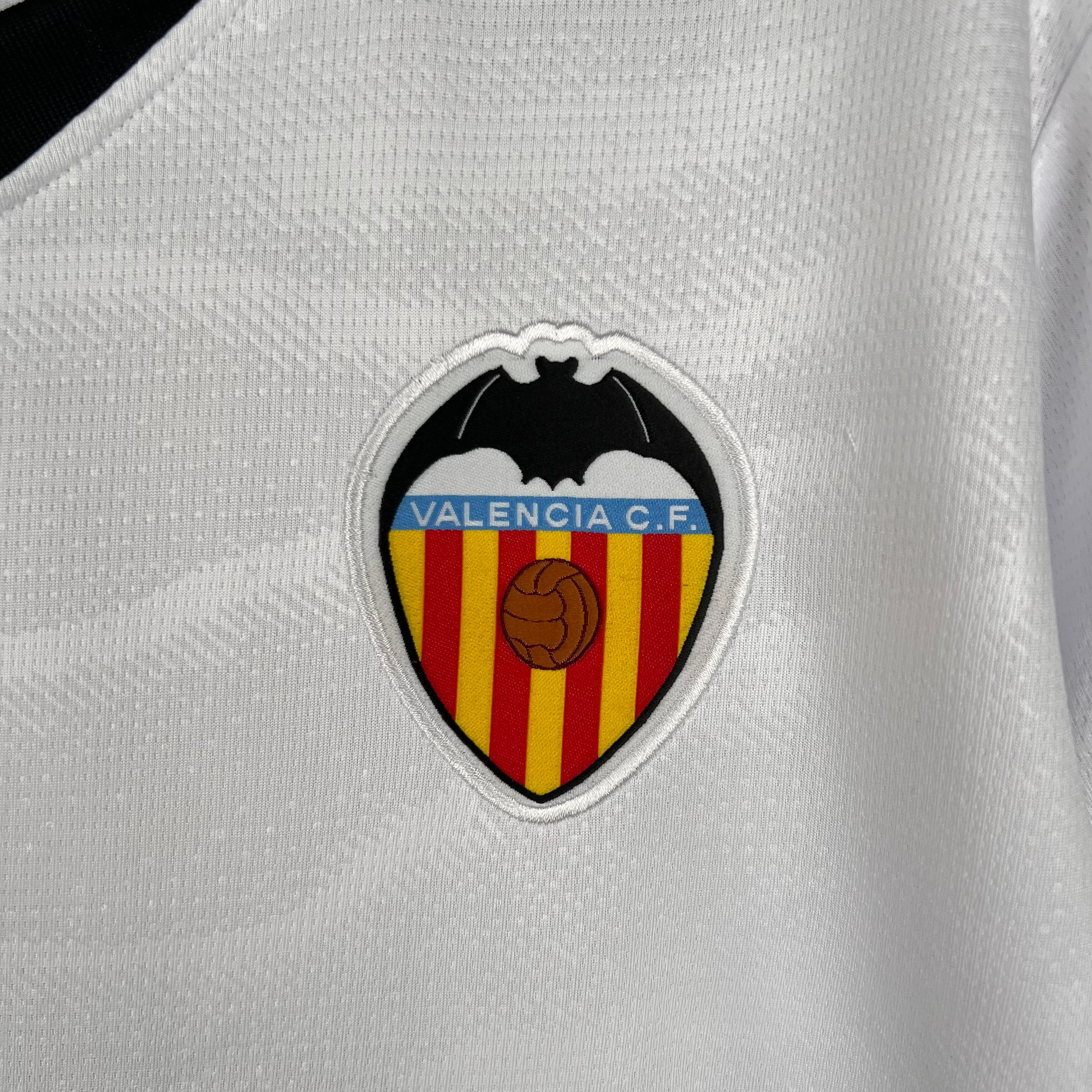 Домашняя джерси Valencia 2023/2024. Футбольный магазин — ssw_magazin