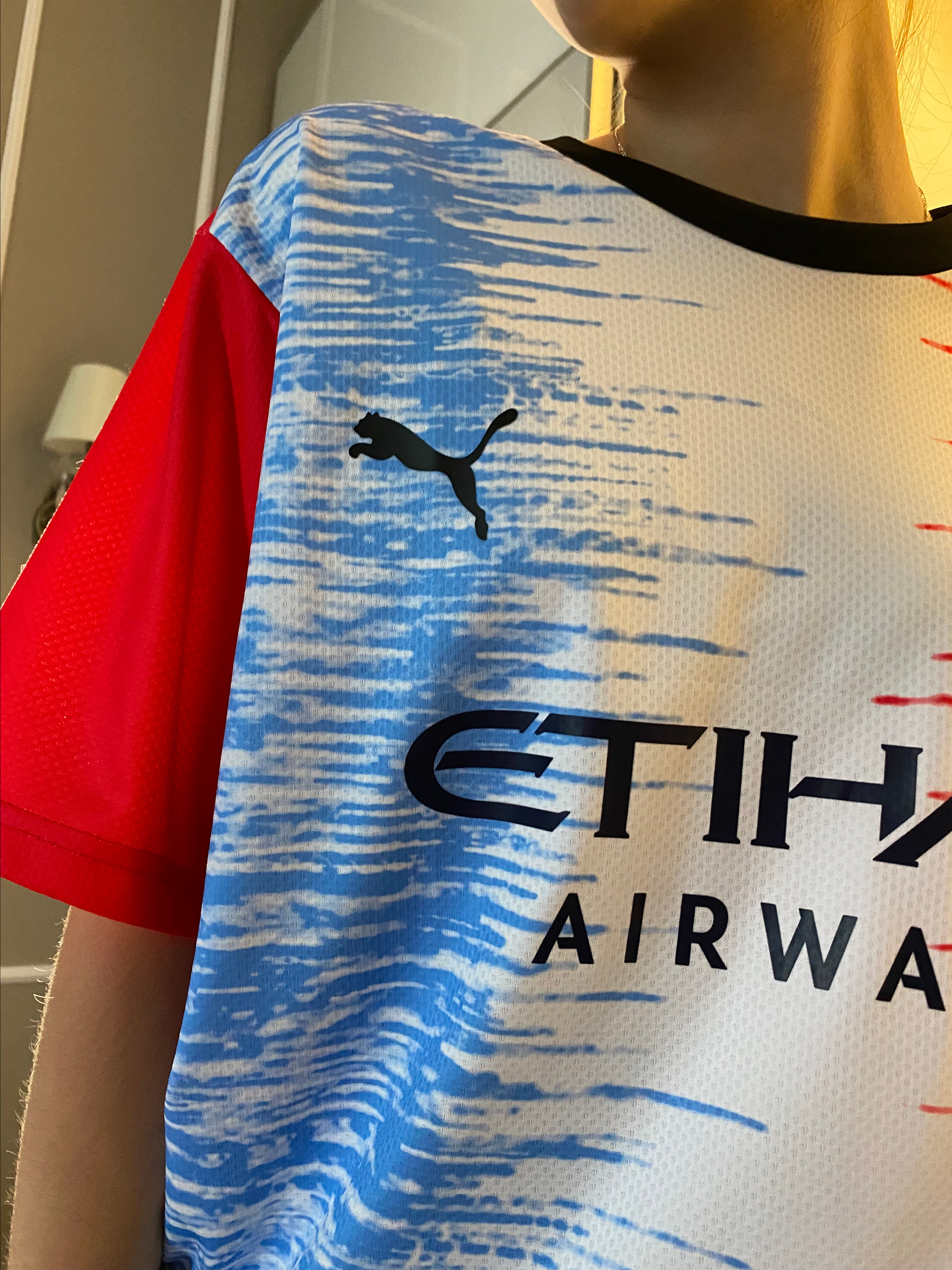 Видео обзор на футболку Manchester City 2021-2022. Футбольный магазин — ssw_magazin