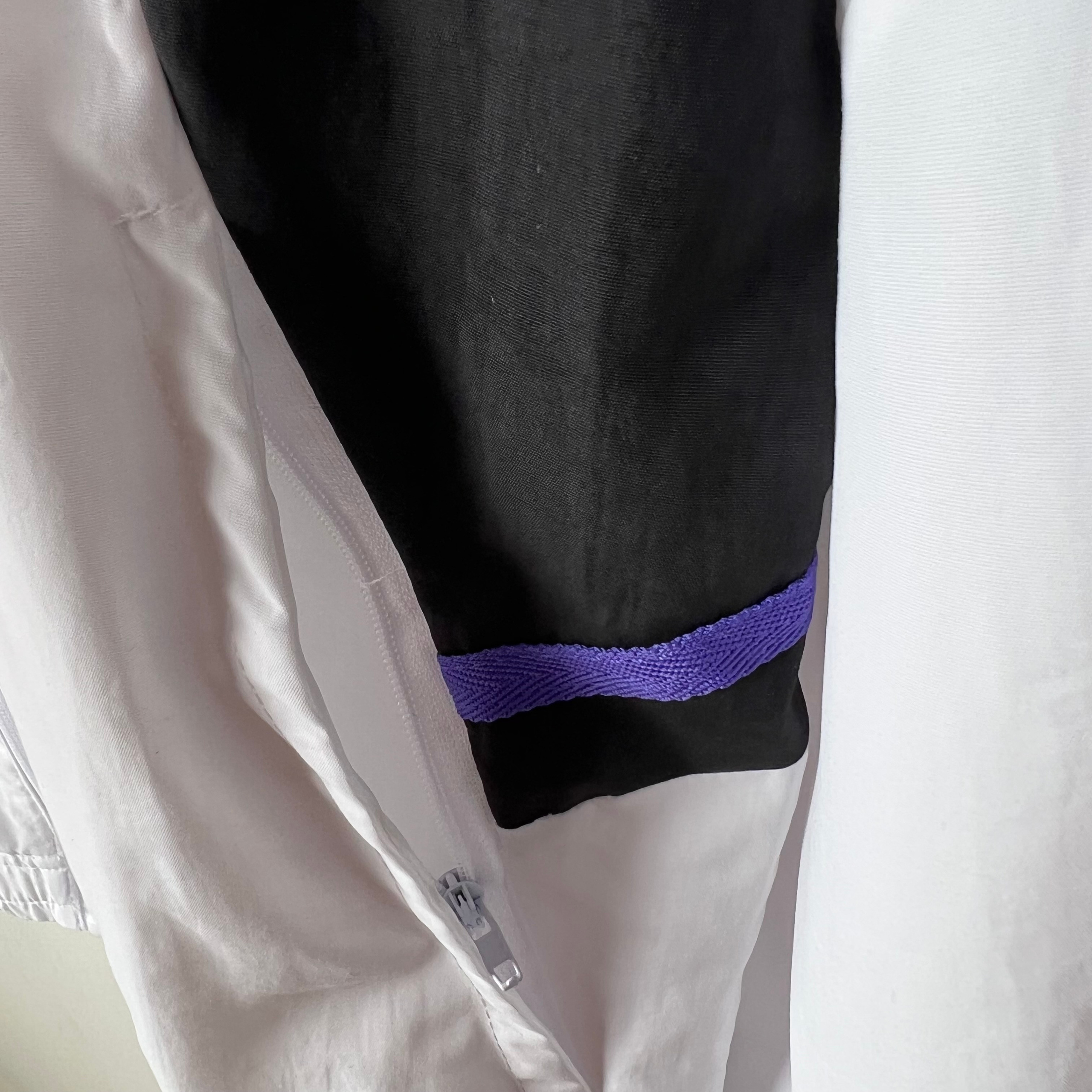 Ветровка Real Madrid купить по цене 4900 рублей. Футбольный магазин — ssw_magazin