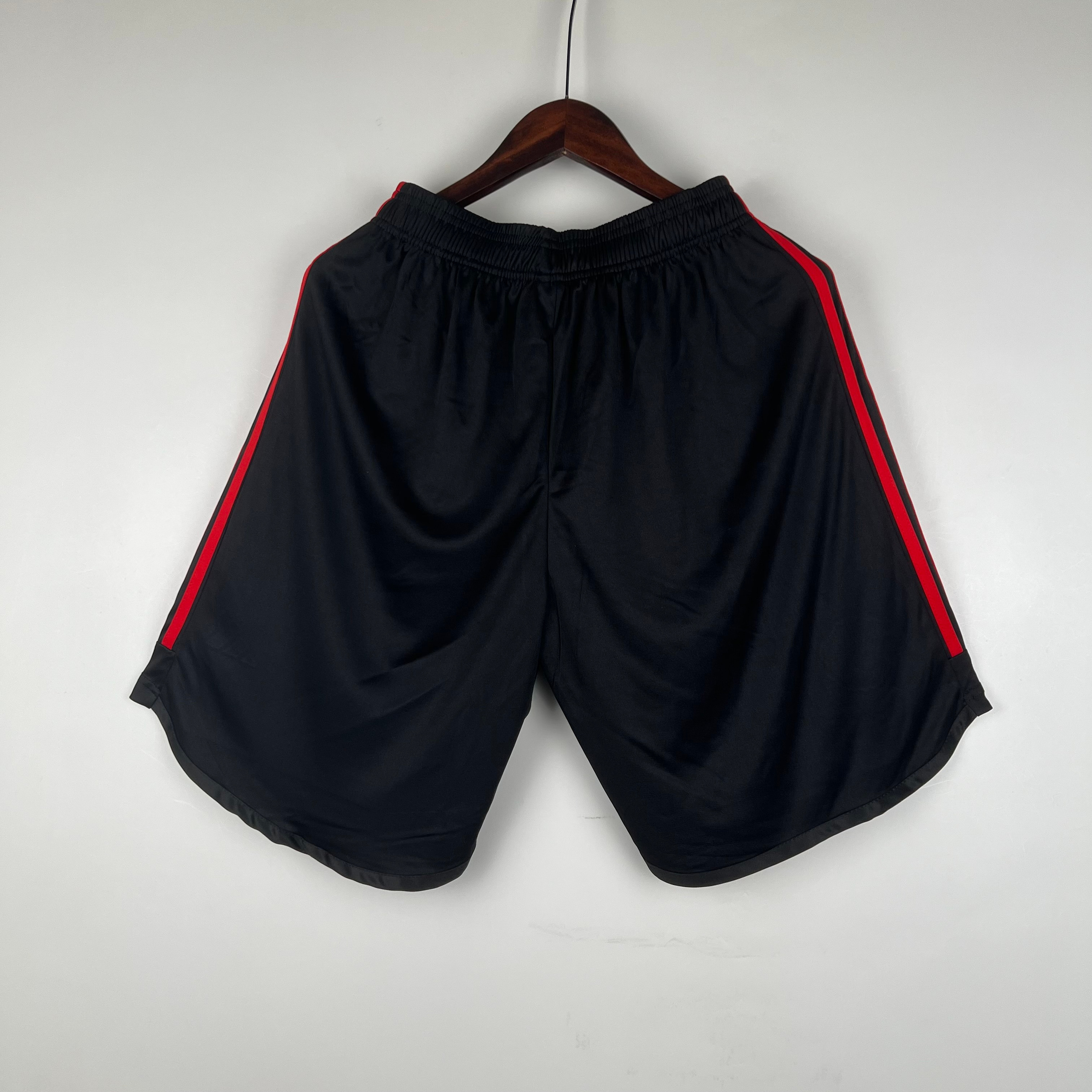 Купить футбольные шорты Manchester United 2023-2024. Футбольный магазин — ssw_magazin