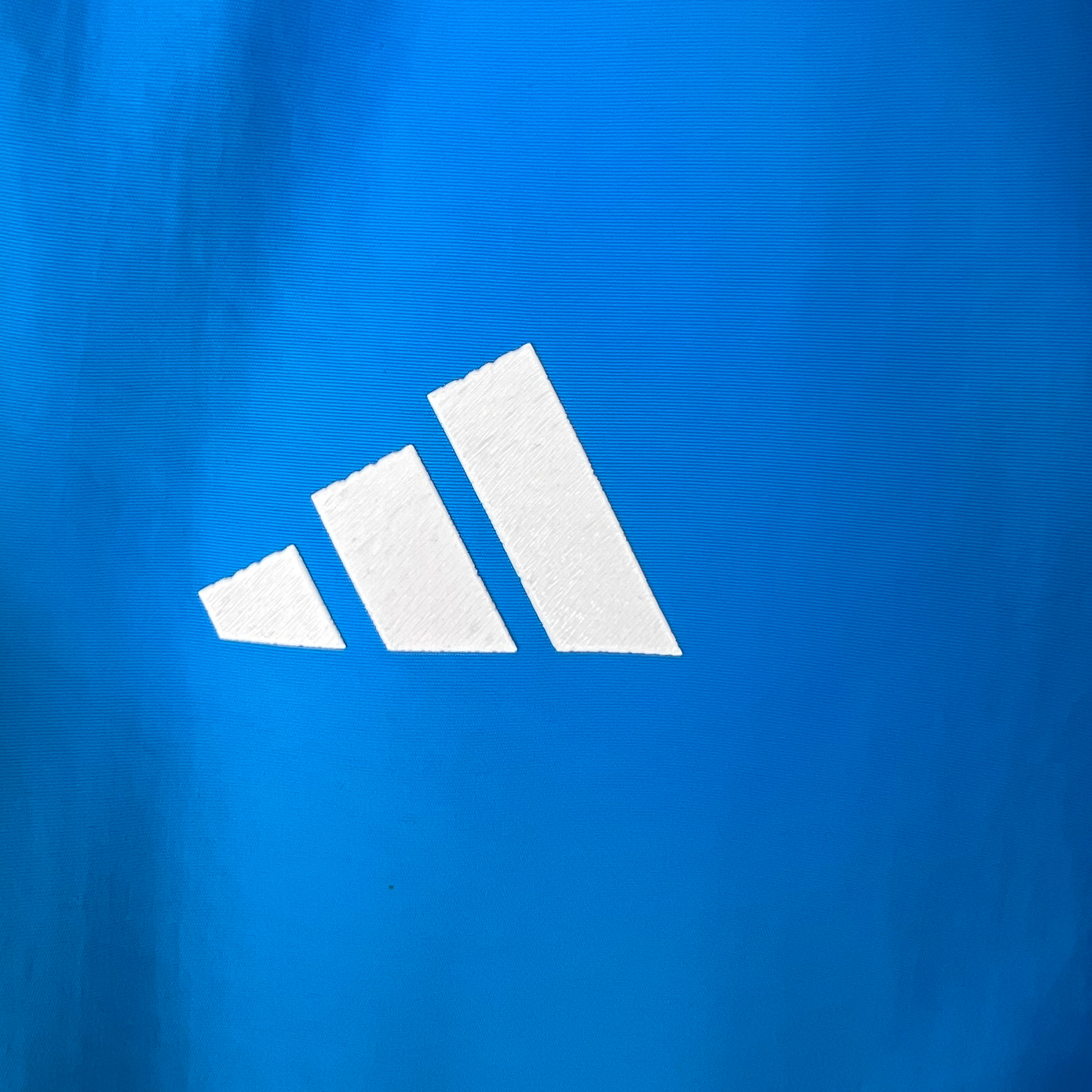 Купить ветровку Juventus 2023-2024 имеет две стороны. Футбольный магазин — ssw_magazin