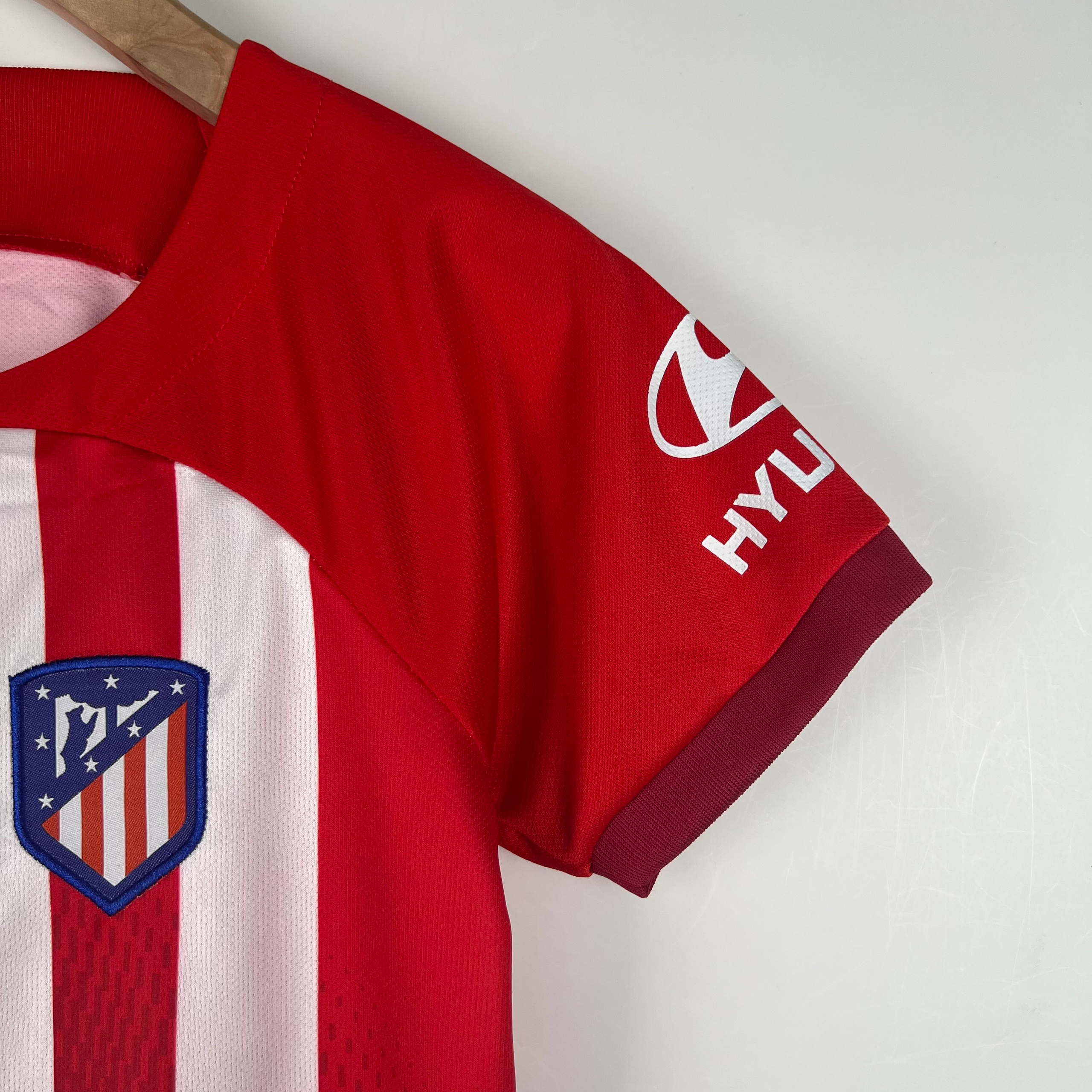 Домашняя футболка детская Atletico Madrid 2023-2024. Футбольный магазин — ssw_magazin