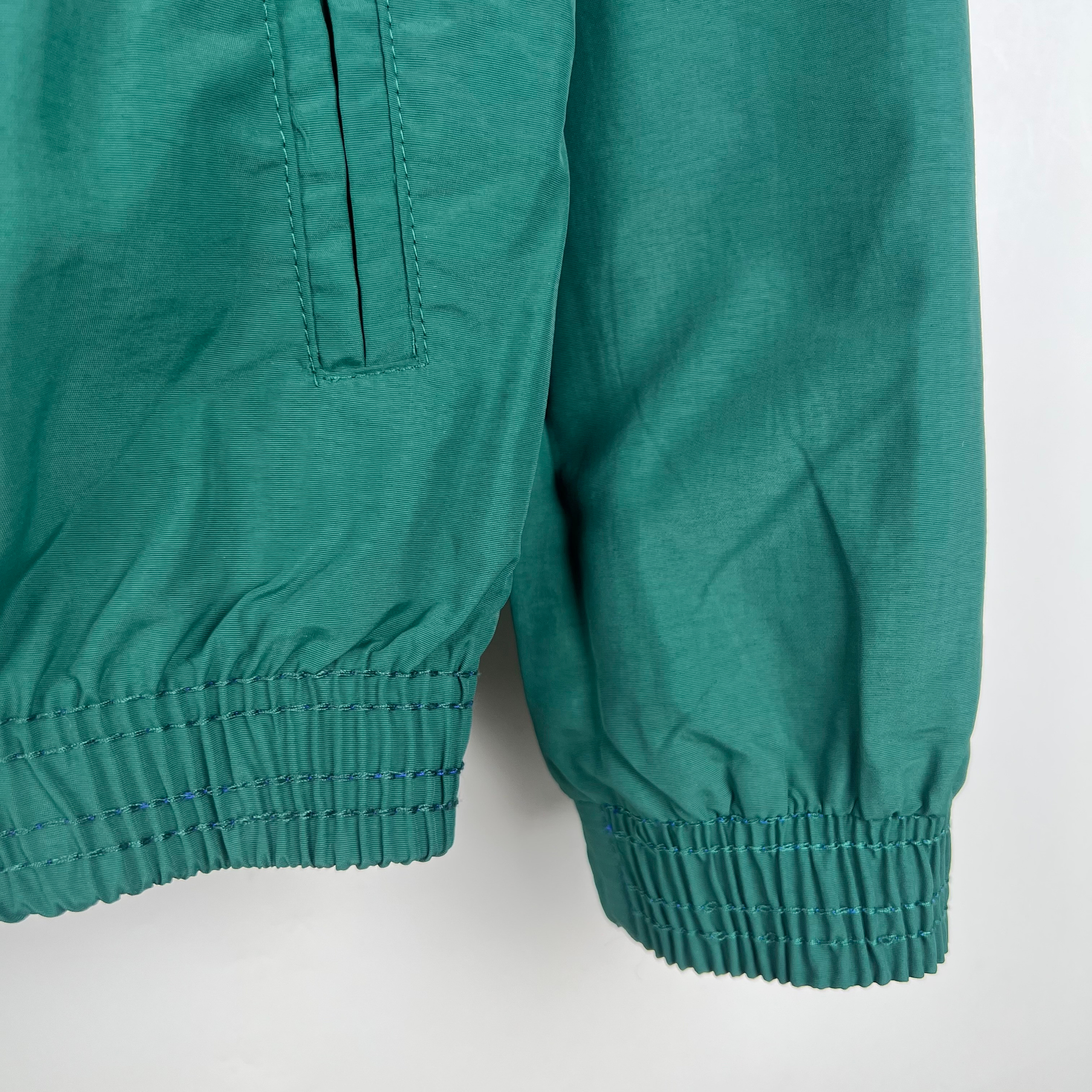 Двусторонняя ветровка Manchester United 2023-2024. Футбольный магазин — ssw_magazin