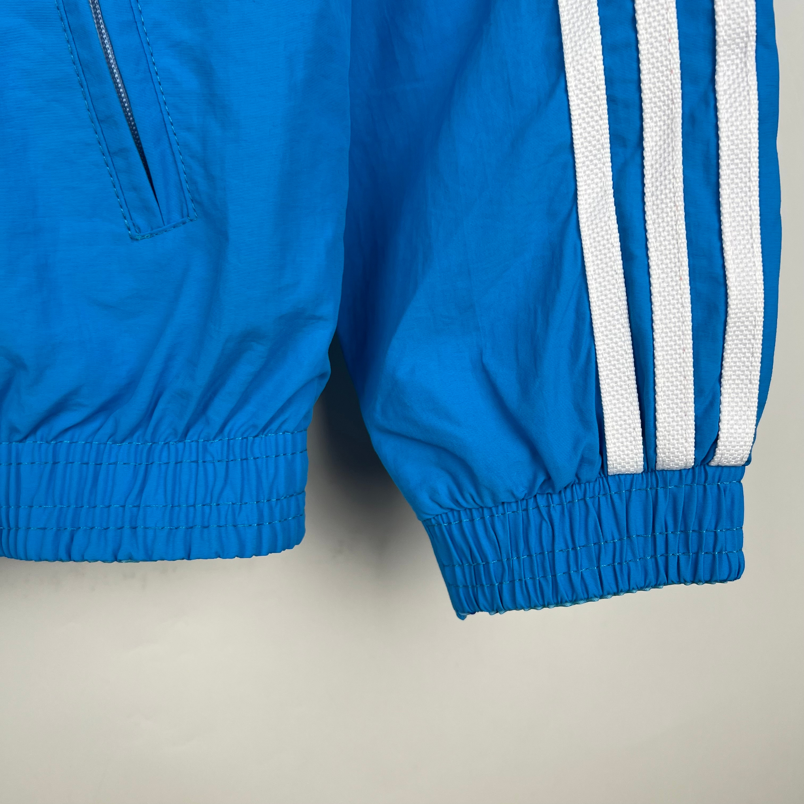 Ветровка Inter Miami купить по цене 4900 рублей. Футбольный магазин — ssw_magazin