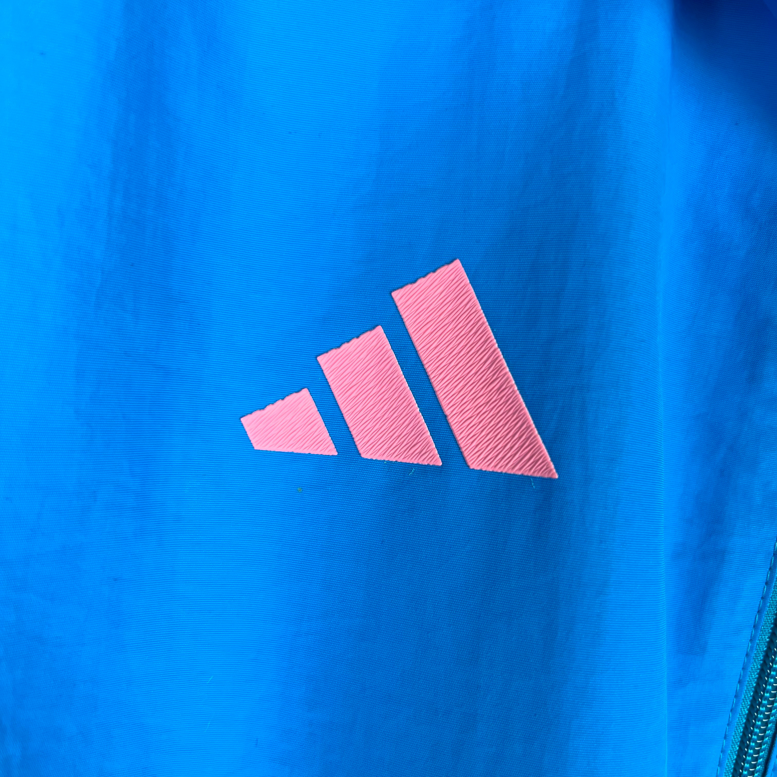 Ветровка Inter Miami купить по цене 4900 рублей. Футбольный магазин — ssw_magazin