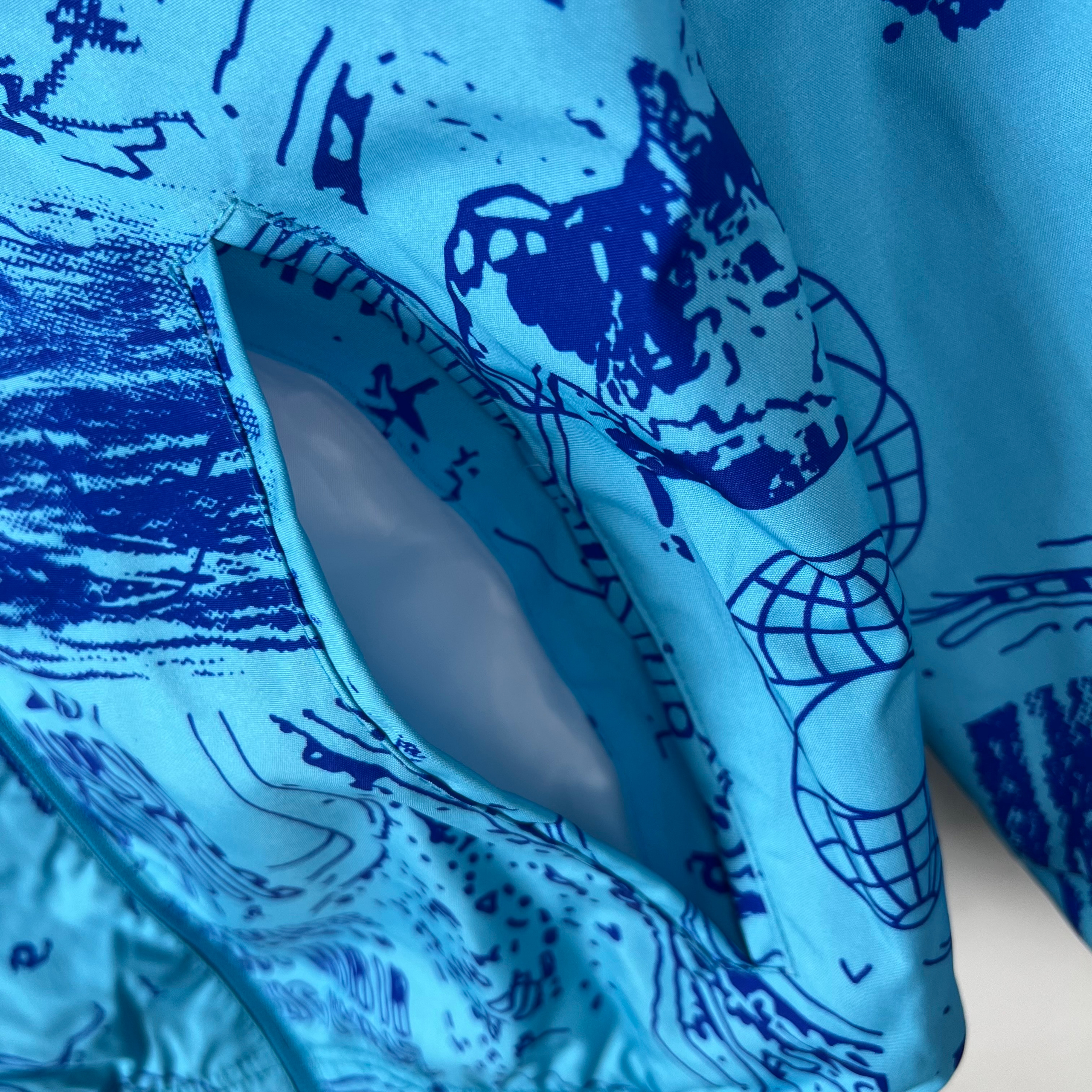 Ветровка Inter Miami купить по цене 4900 рублей. Футбольный магазин — ssw_magazin