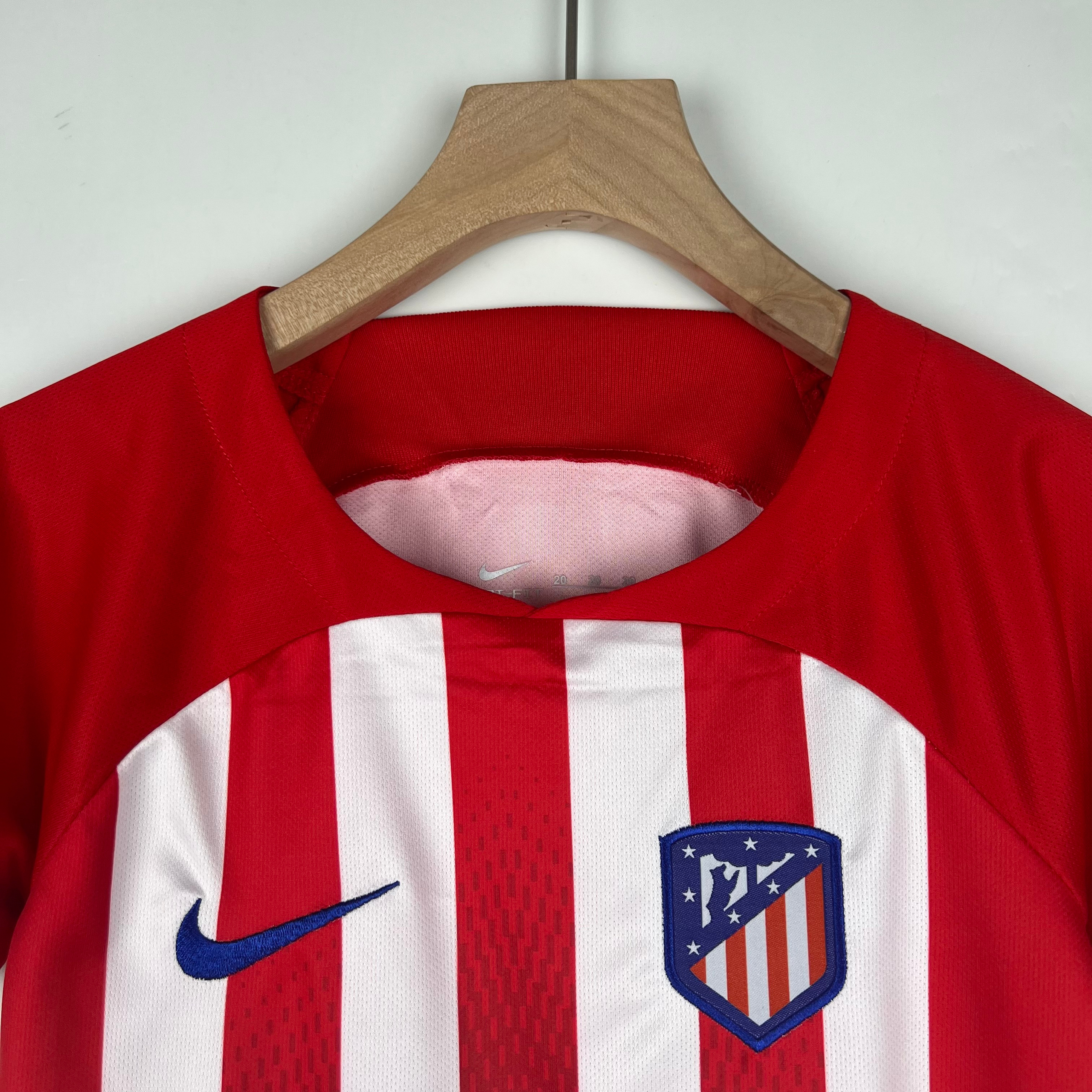 Домашняя футболка детская Atletico Madrid 2023-2024. Футбольный магазин — ssw_magazin
