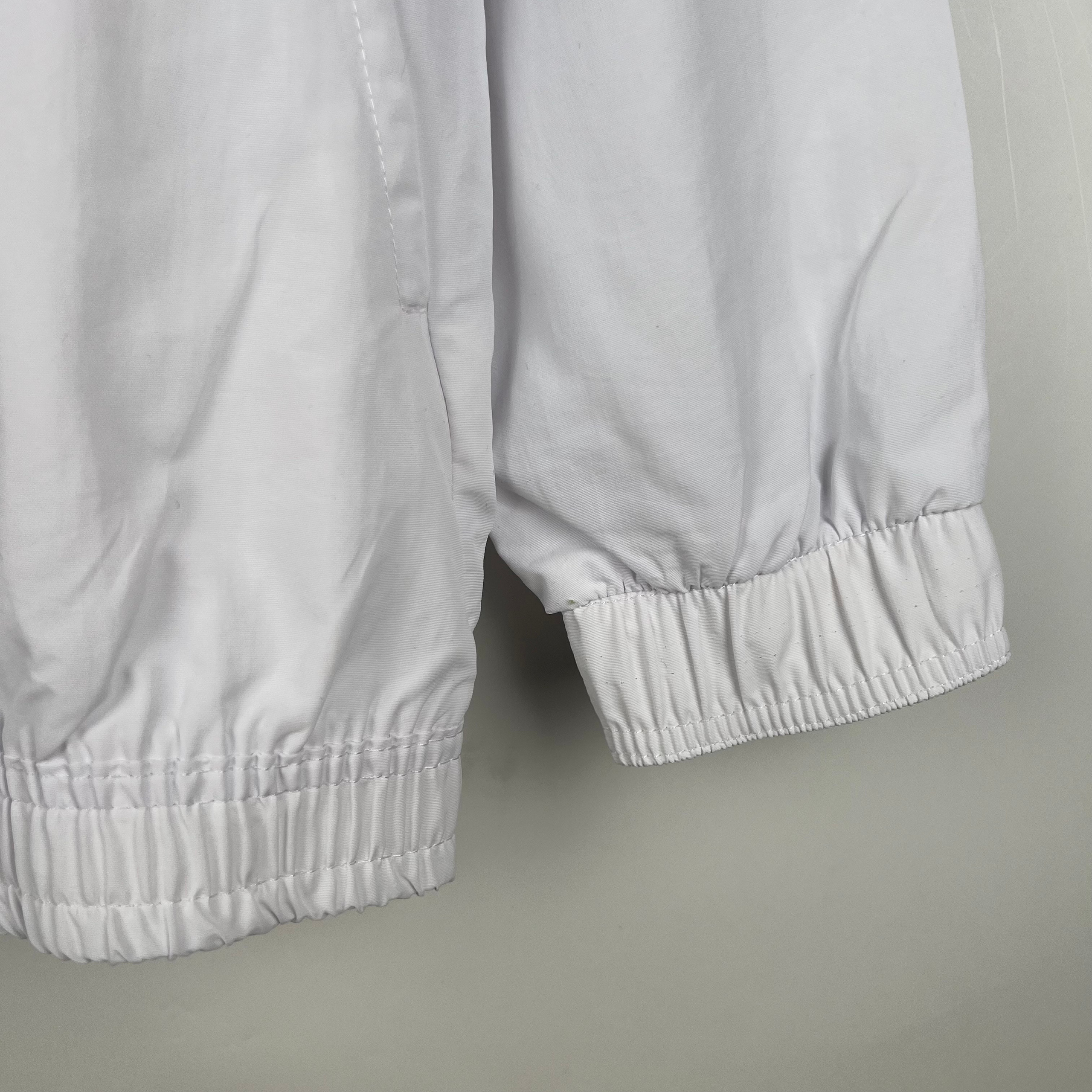 Ветровка Real Madrid купить по цене 4900 рублей. Футбольный магазин — ssw_magazin