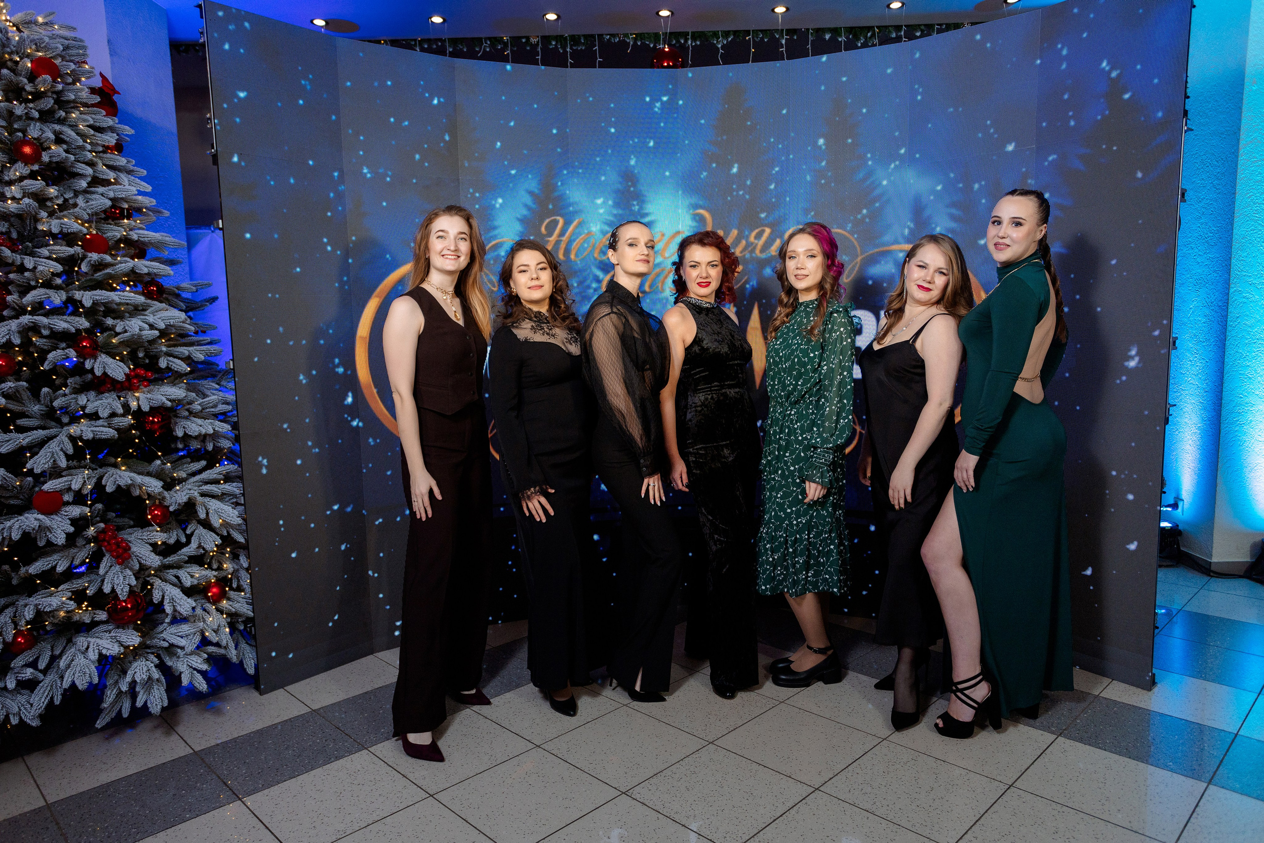 РЕПОРТАЖ: НОВЫЙ ГОД В ДК МЕТАЛЛУРГ. Профессиональный фотограф в Ижевске Леша Петров