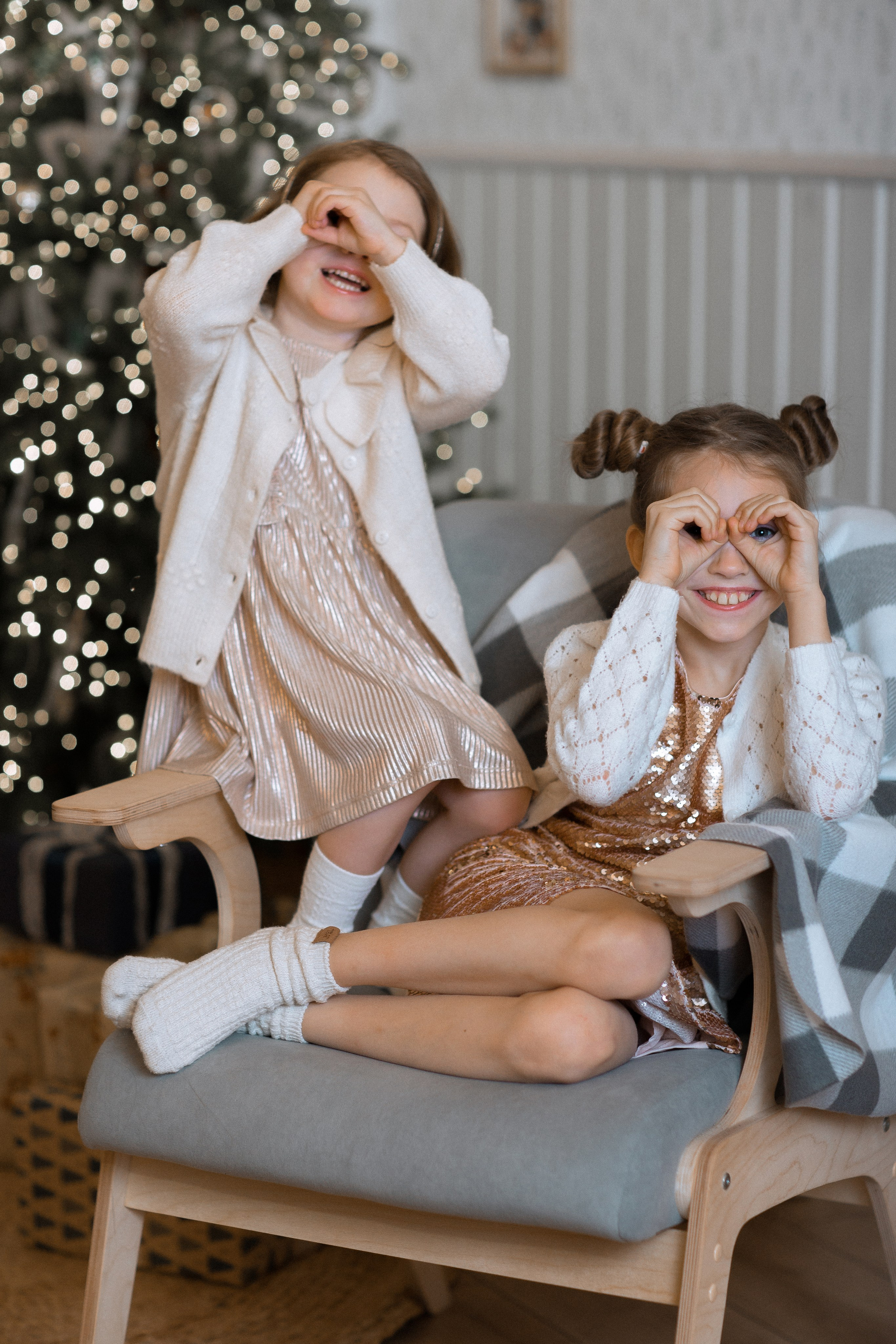 Две сестренки. Photographer Helen Shabalina