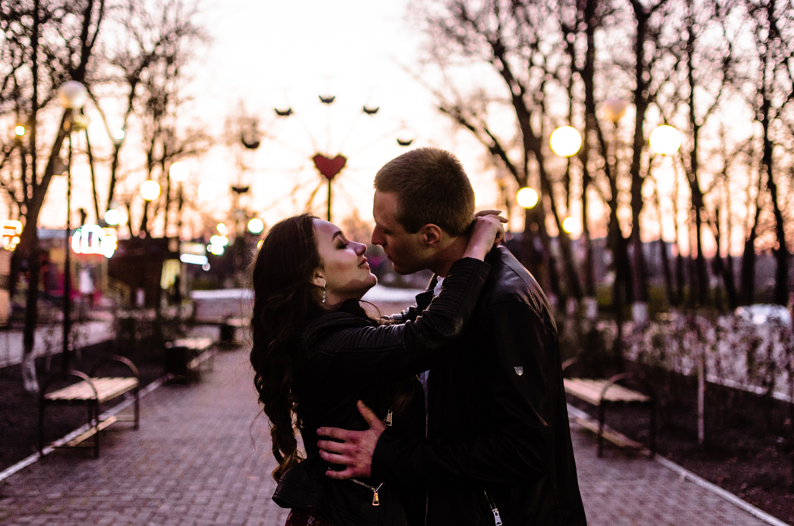 Love Story фотосессия Настя и Андрей в городе. Фотограф Ольга Дзюба. Фотограф Ольга Дзюба. Фототерапия как зеркало души. КМВ