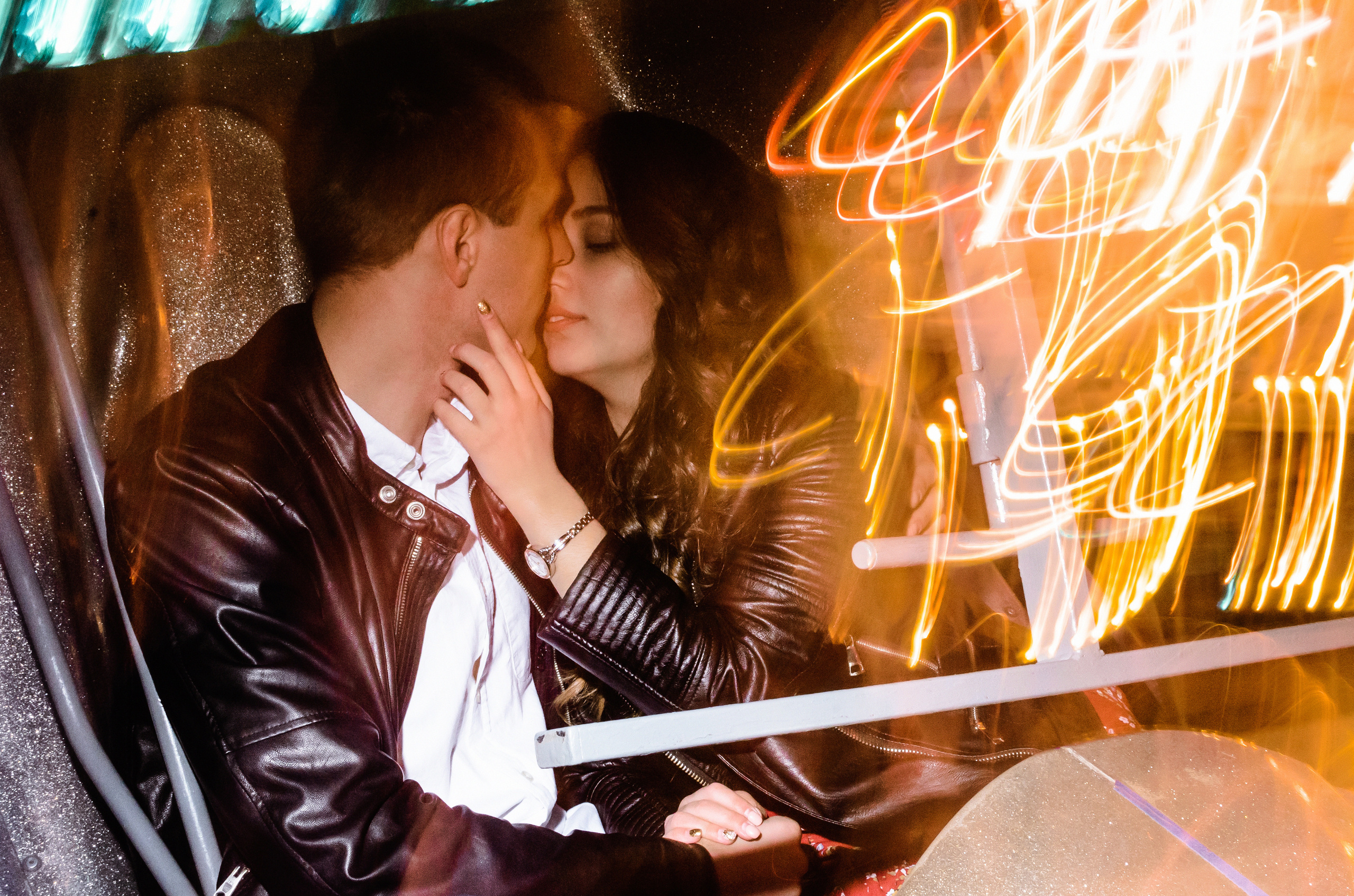 Love Story фотосессия Настя и Андрей в городе. Фотограф Ольга Дзюба. Фотограф Ольга Дзюба. Фототерапия как зеркало души. КМВ