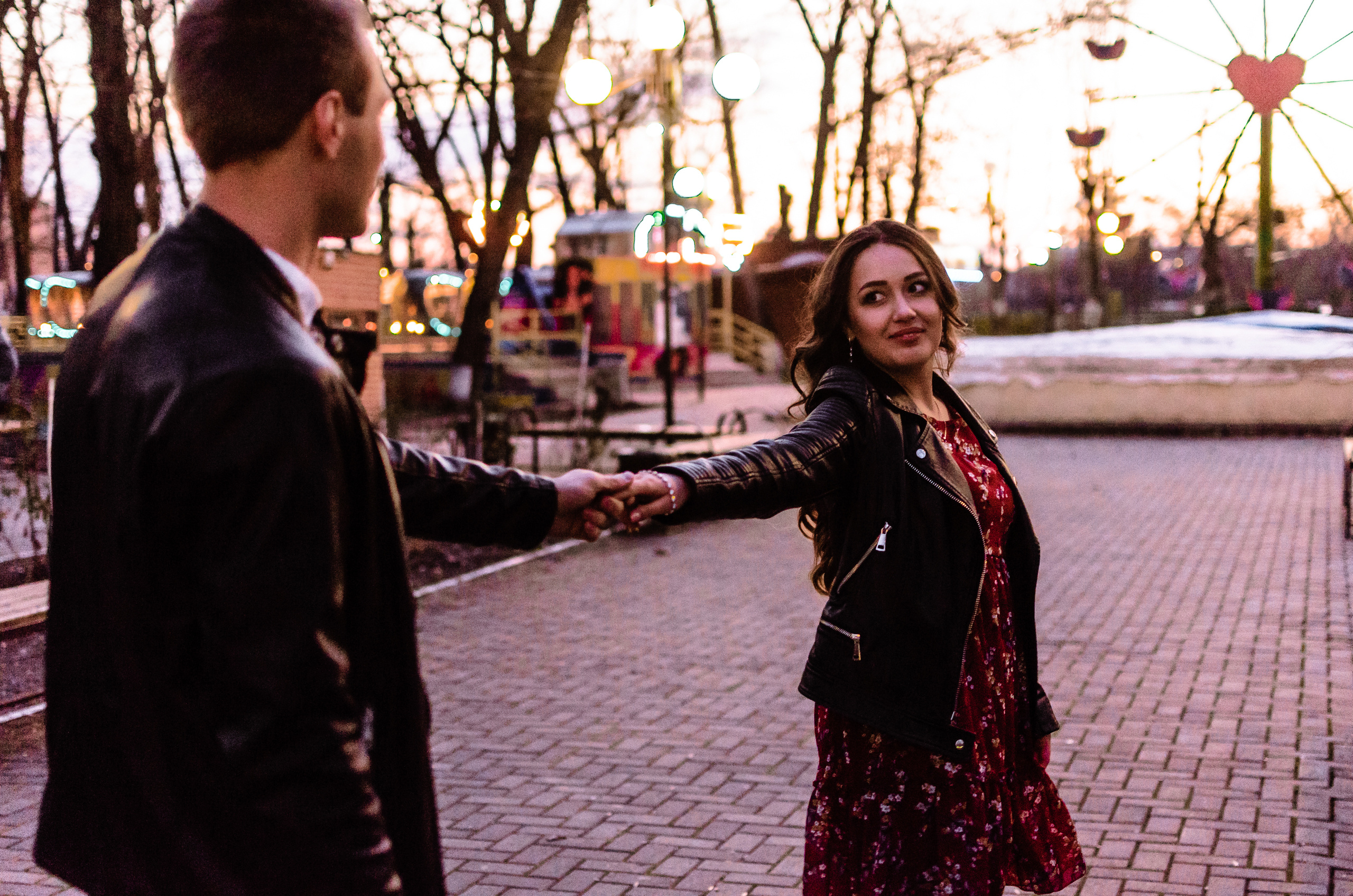 Love Story фотосессия Настя и Андрей в городе. Фотограф Ольга Дзюба. Фотограф Ольга Дзюба. Фототерапия как зеркало души. КМВ