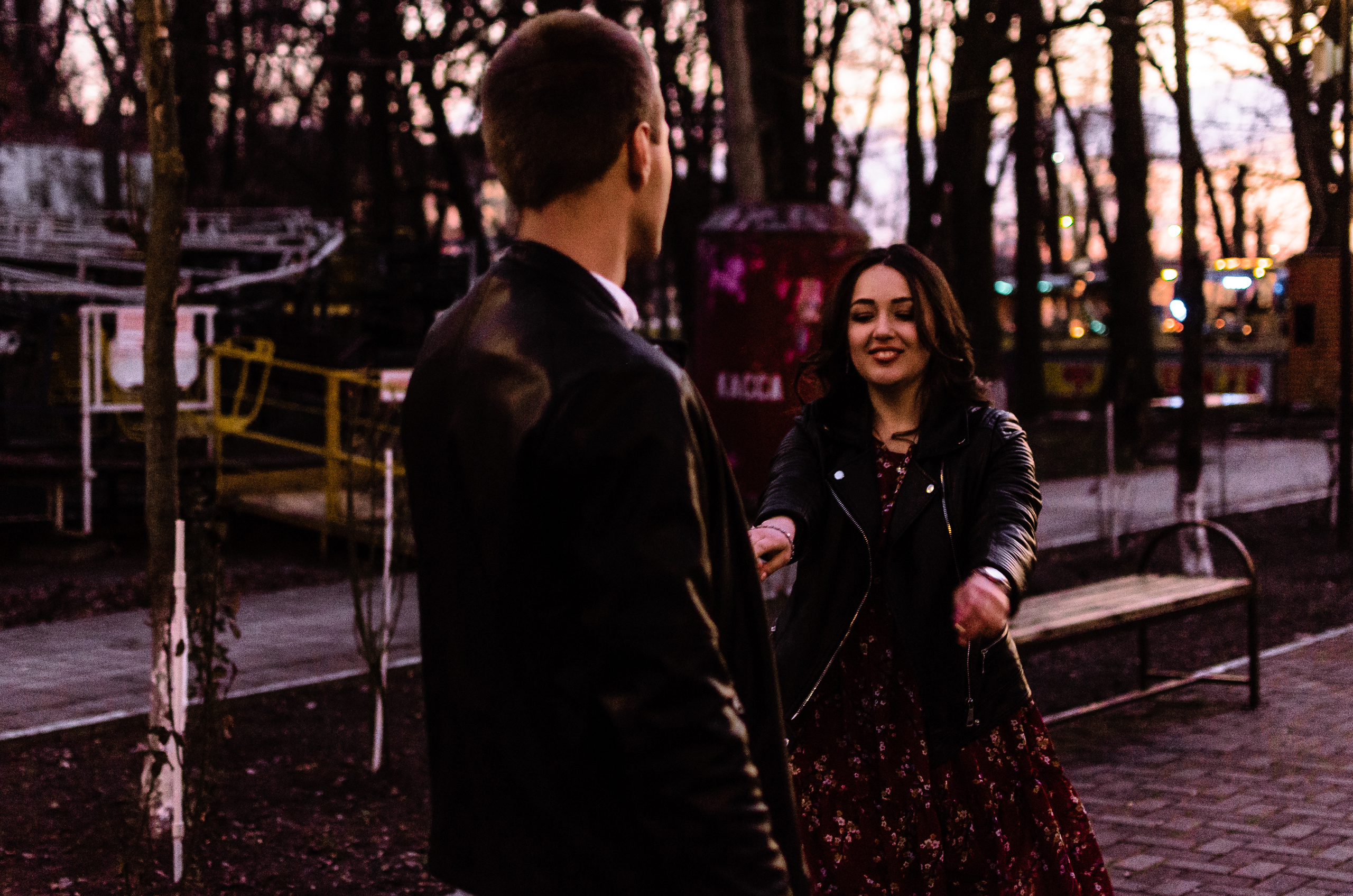 Love Story фотосессия Настя и Андрей в городе. Фотограф Ольга Дзюба. Фотограф Ольга Дзюба. Фототерапия как зеркало души. КМВ