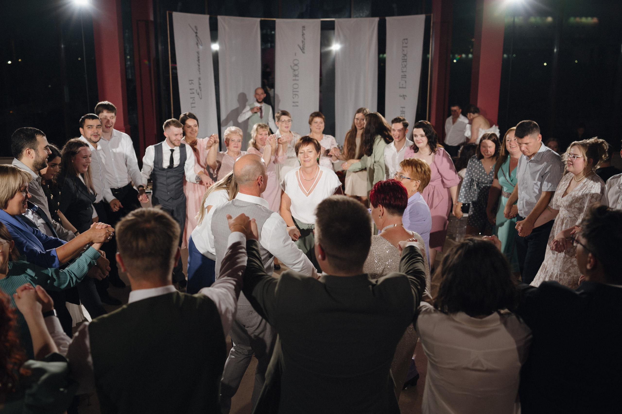 Елизавета и Роман. Репортажный и свадебный фотограф в Сургуте